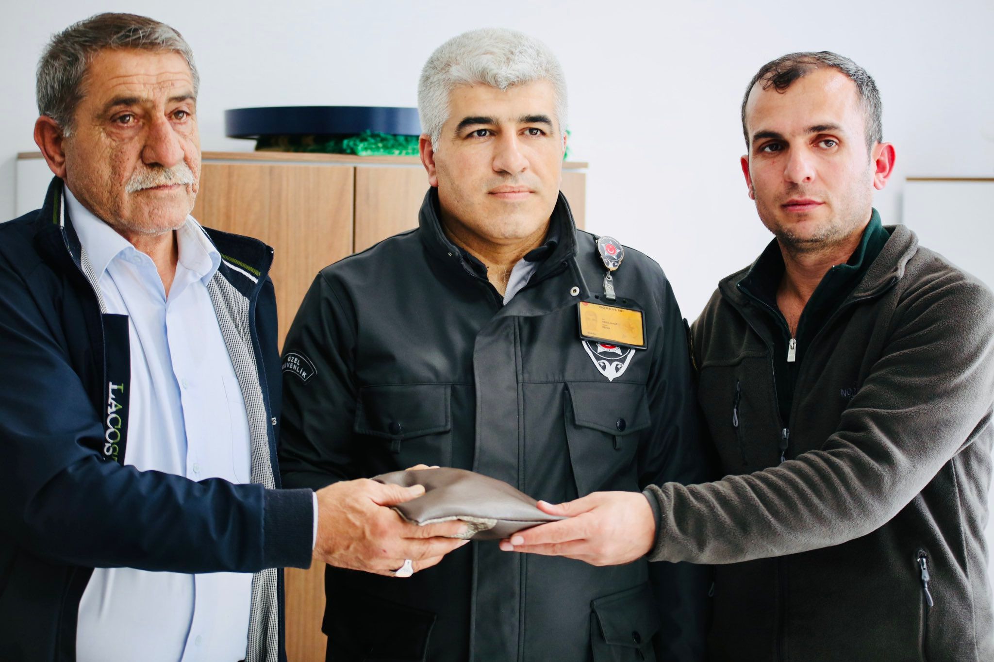 Unutulan ziynet eşyası sahibine ulaştırıldı