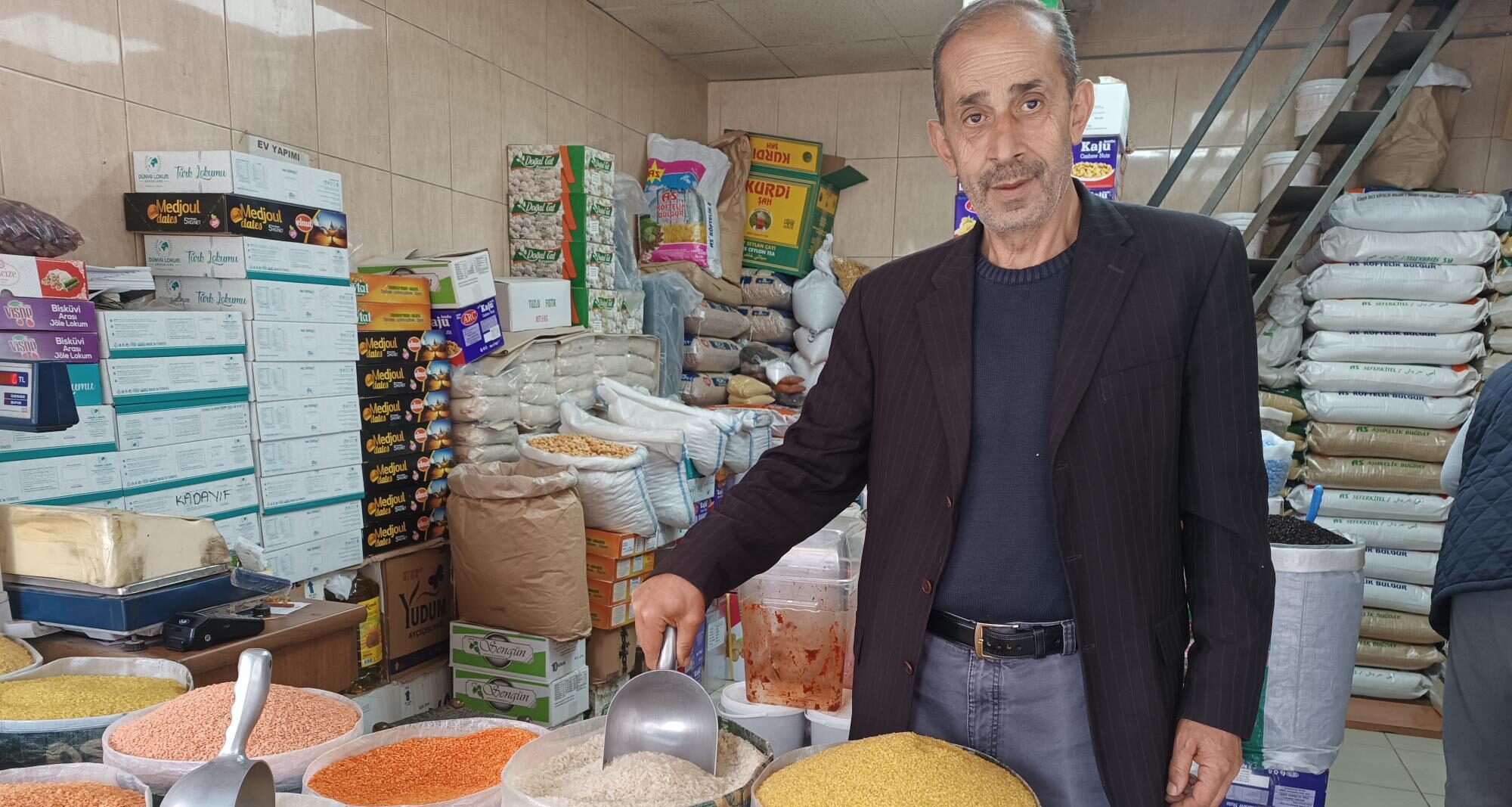 Zam dalgasına direnen esnaf