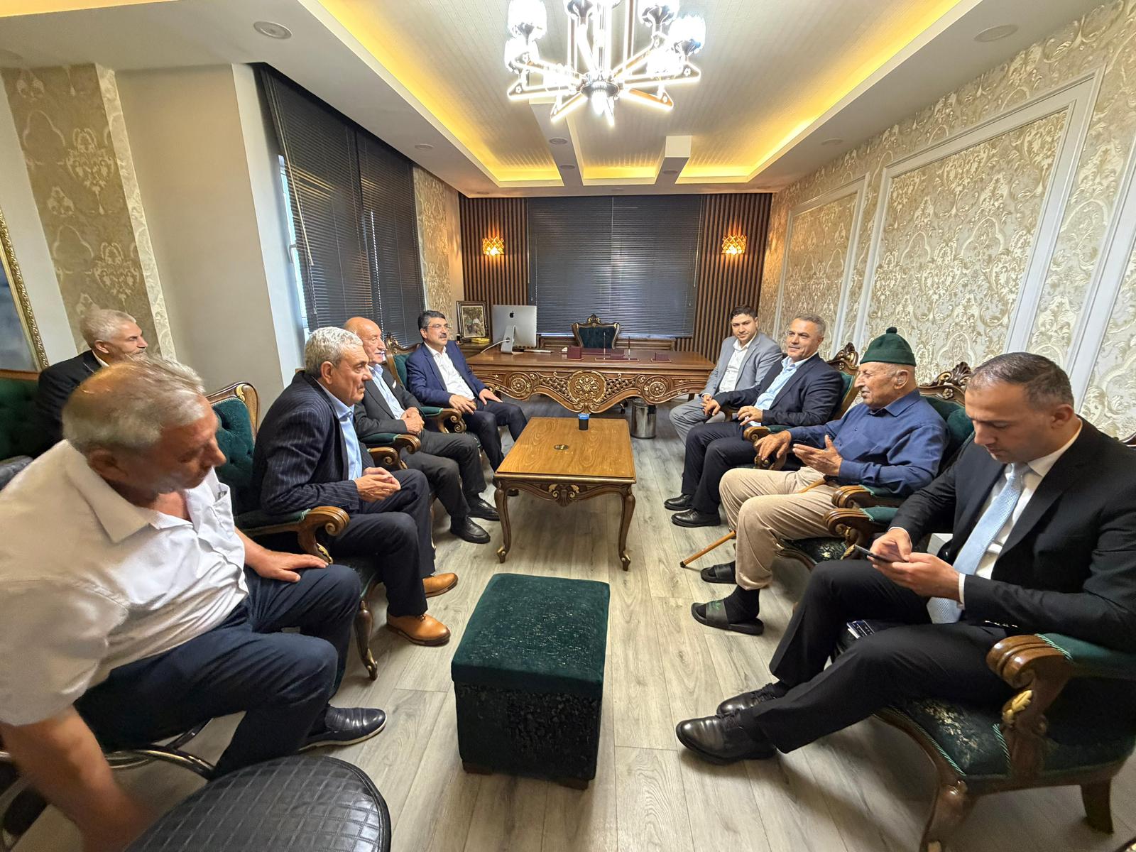 Bayramda kapı kapı gönül ziyareti