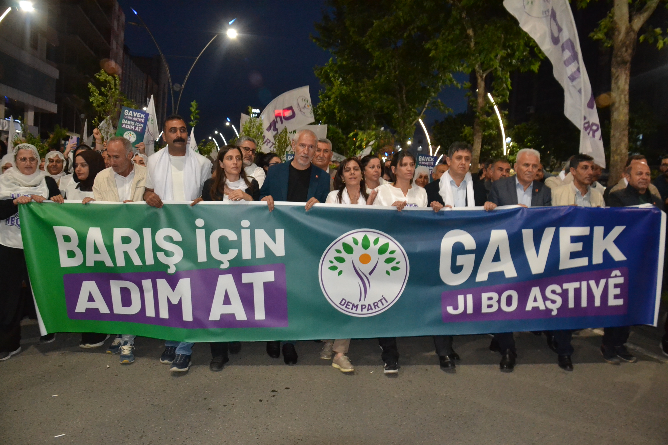 “Beklemenin değil, barışı örmenin zamanı”