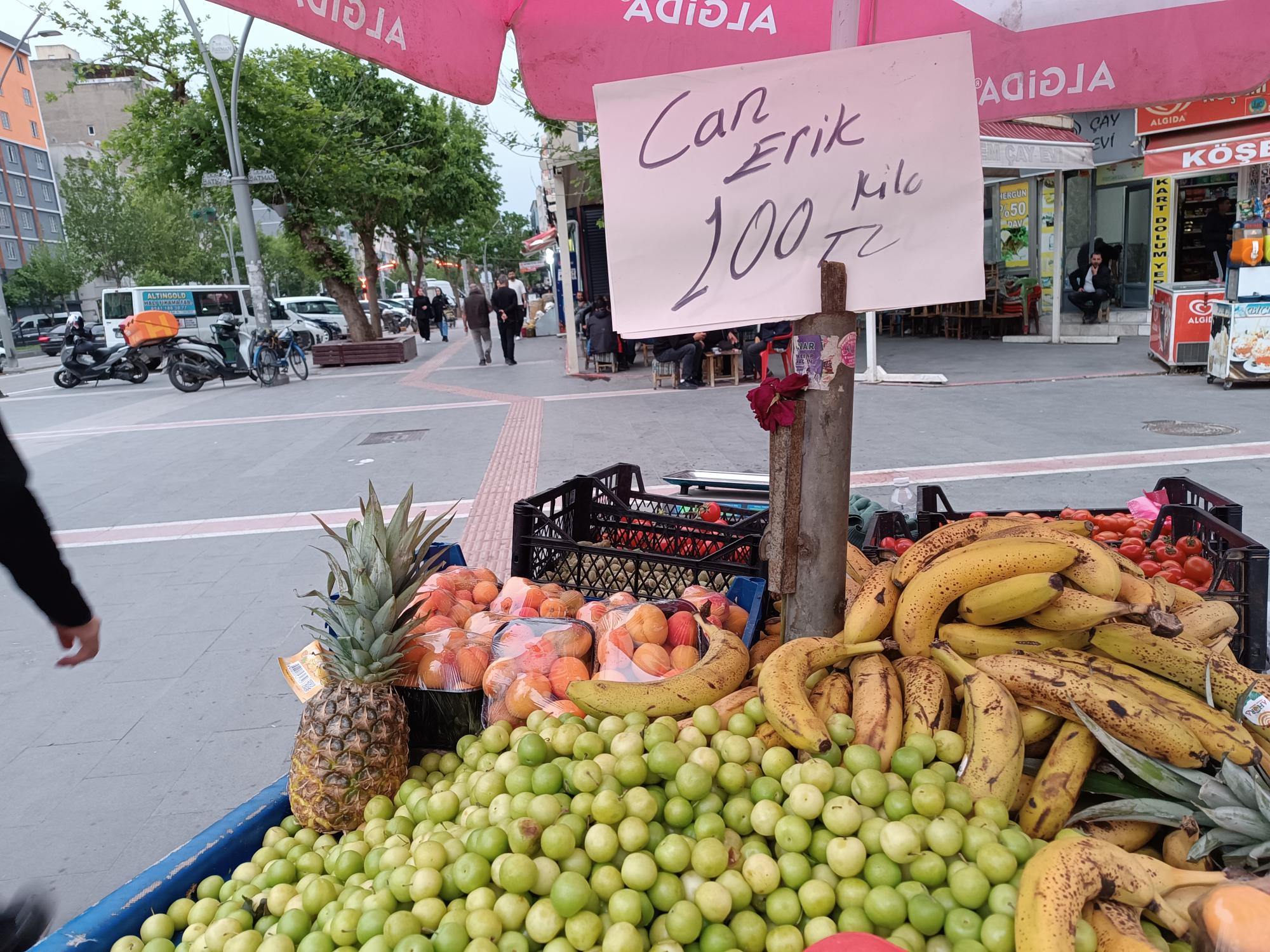 Erikte bolluk fiyatları düşürdü