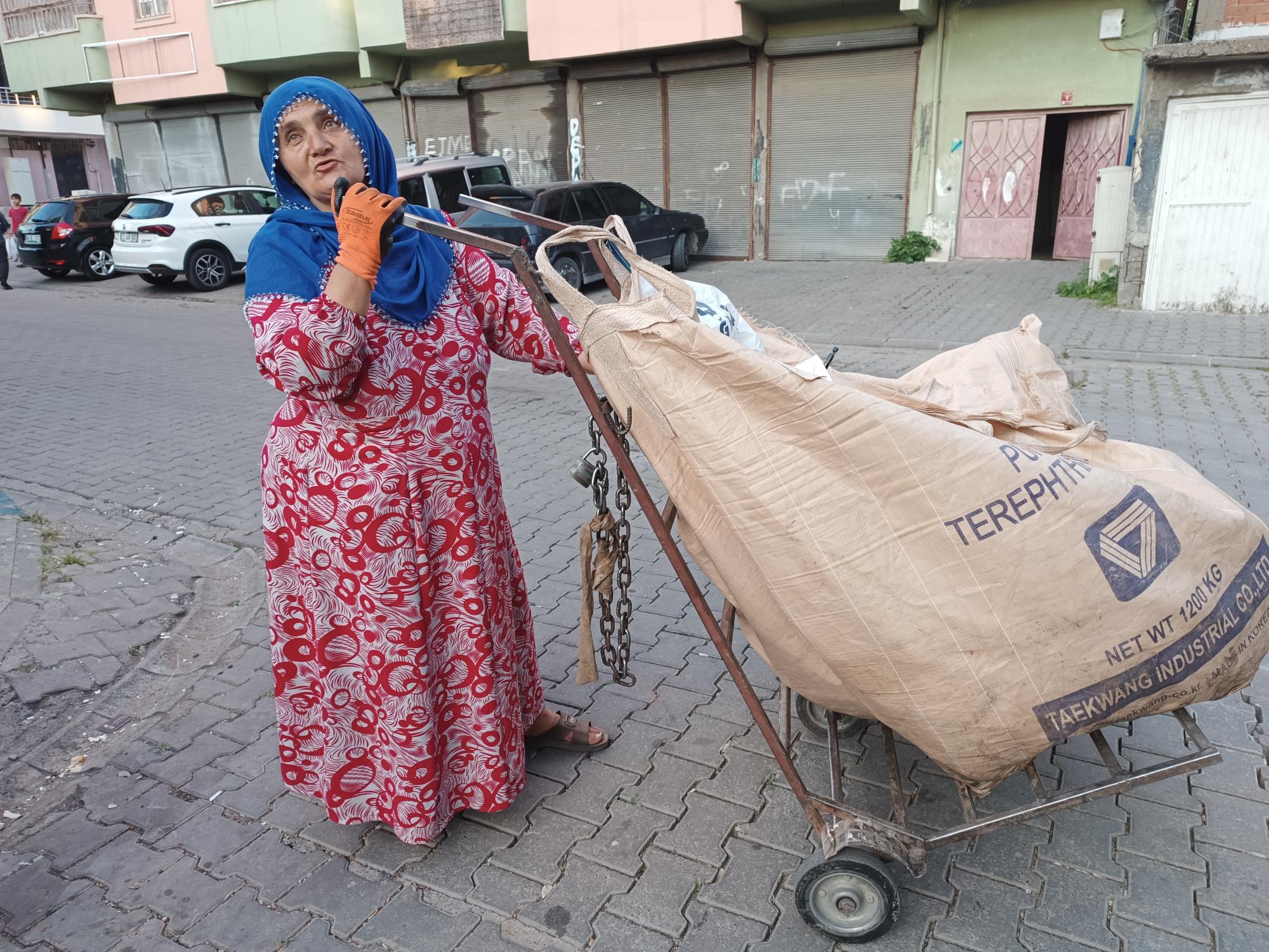 Geçim derdi eğitimi yarım bıraktırdı