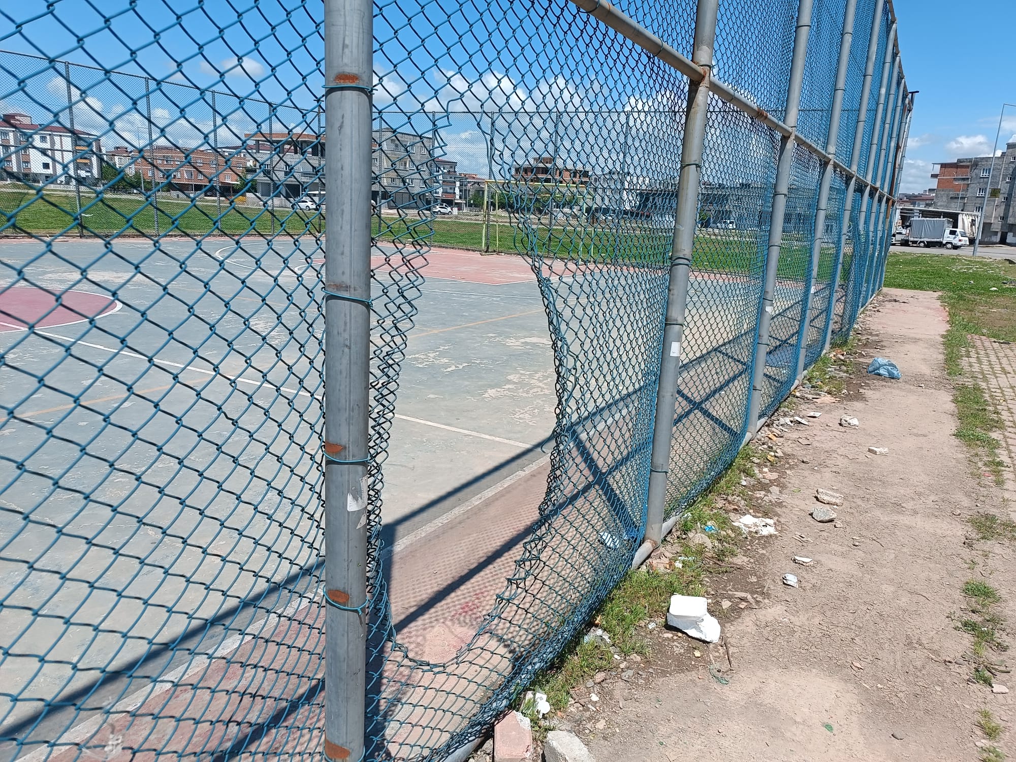 Gençler için spor alanları yenileniyor