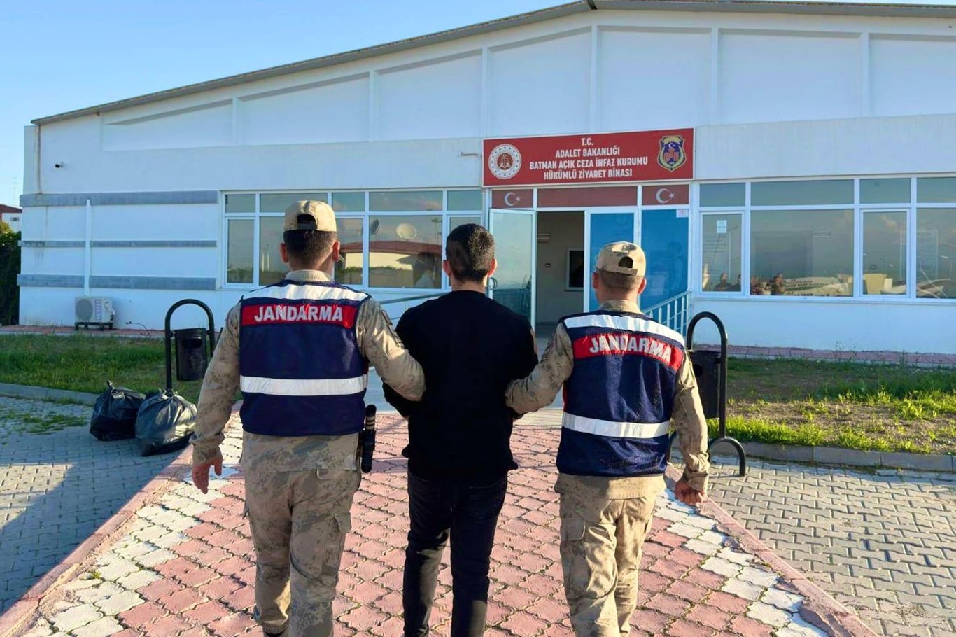 Jandarmadan suçlulara darbe