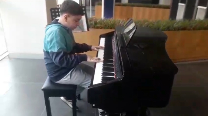 Küçük Bilal’in piyano tutkusu