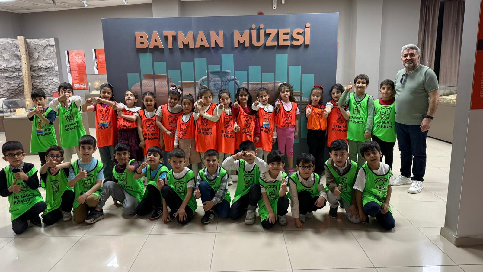 Minik öğrencilerden müze gezisi