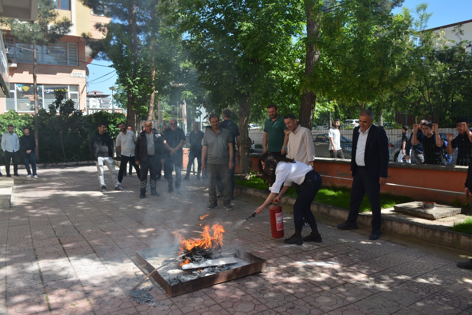 Öğrenciler yangına karşı eğitildi