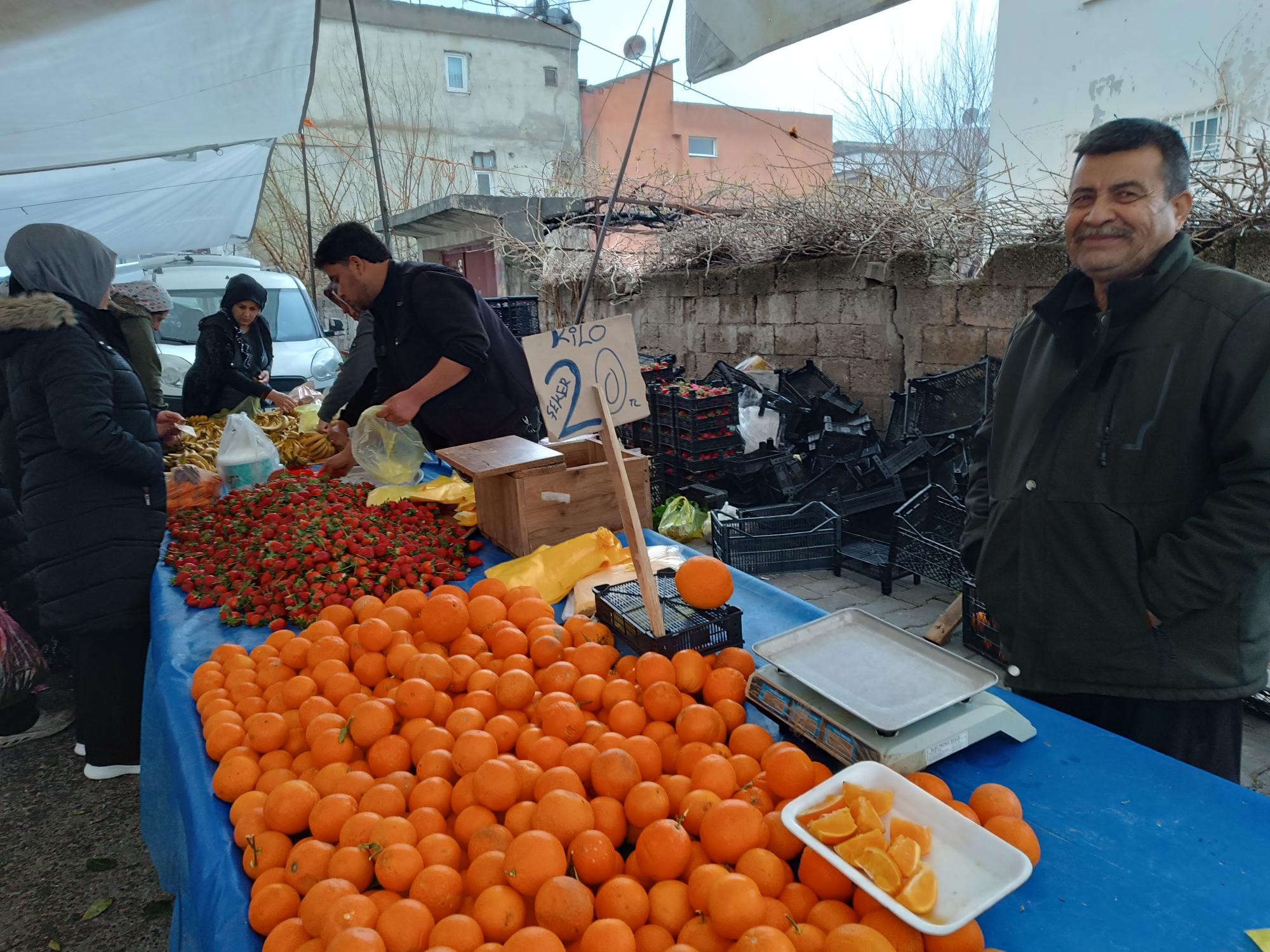 Semt pazarlarında yoğun mesai