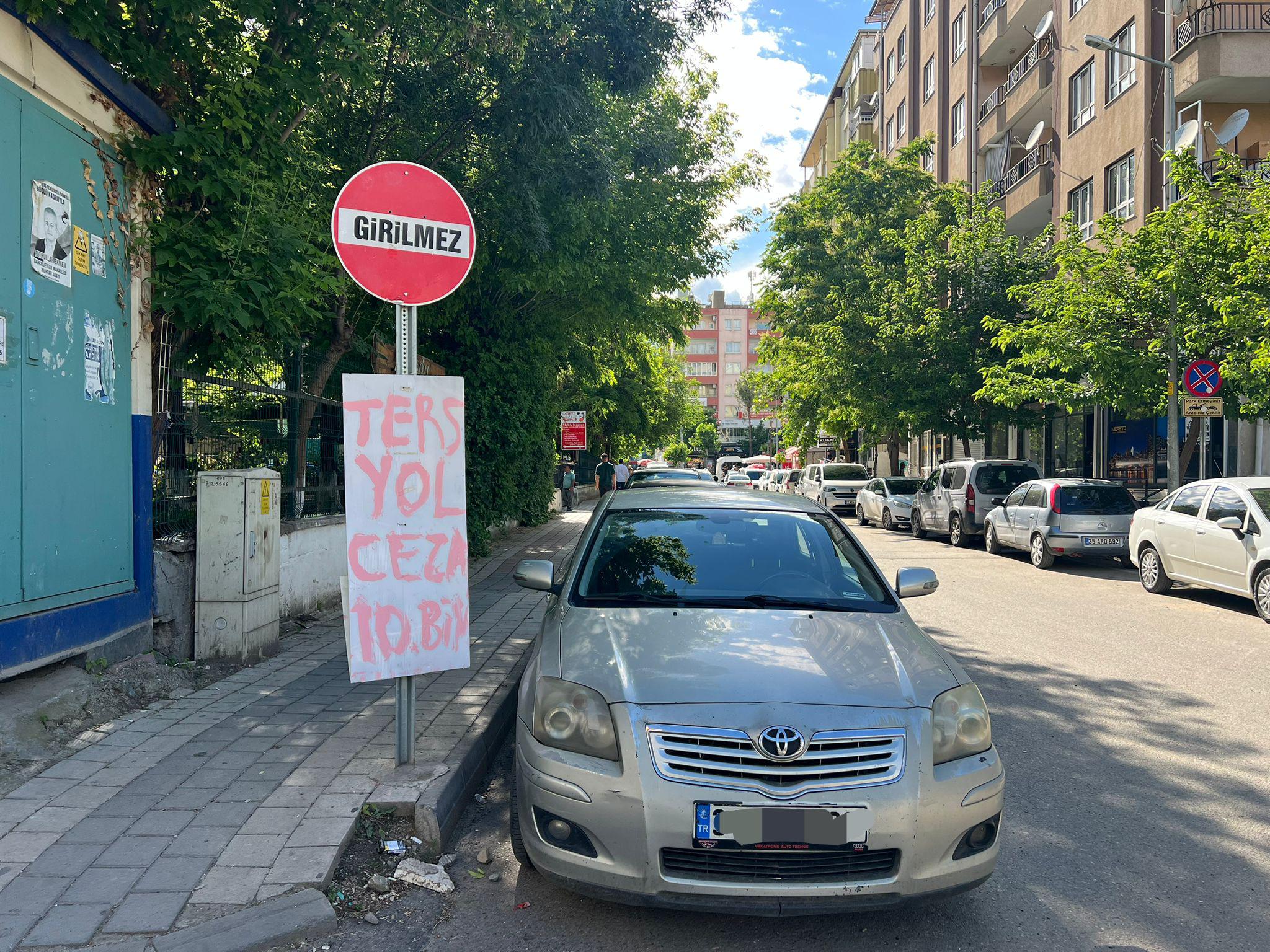 Ters yola mizahi müdahale