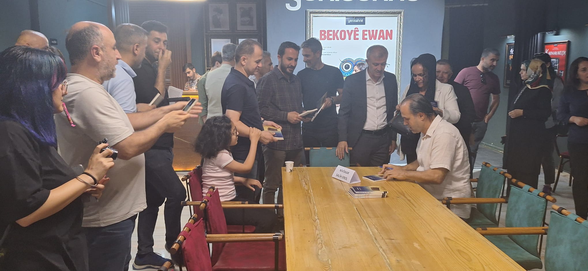 Yazar Erol okurlarıyla söyleşide buluştu