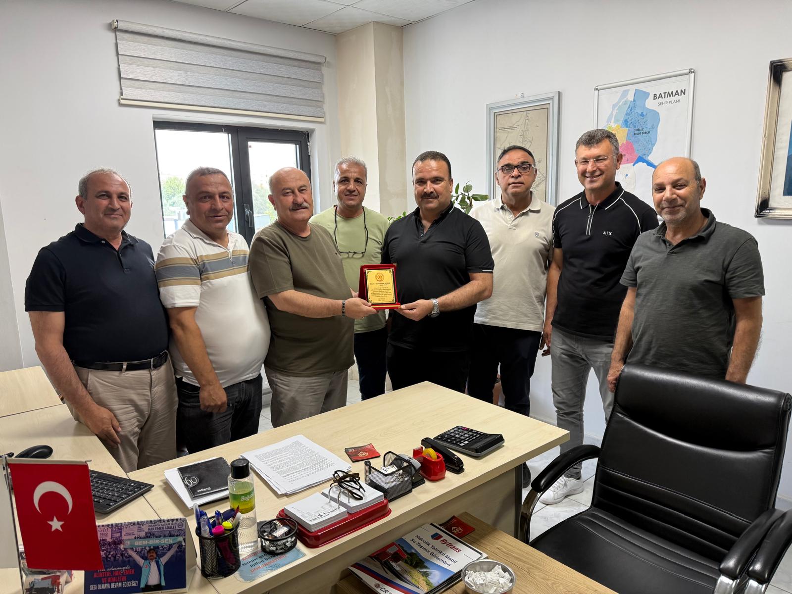 35 Yıllık itfaiyeci mesleğine veda etti