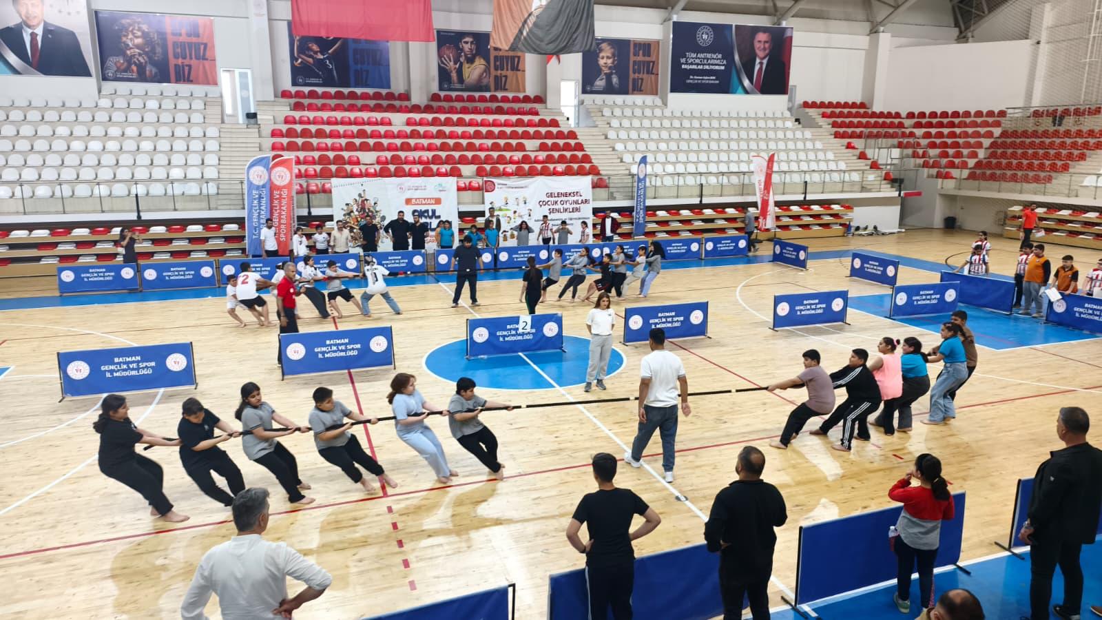 50 Okuldan 1600 öğrenci sporla buluştu