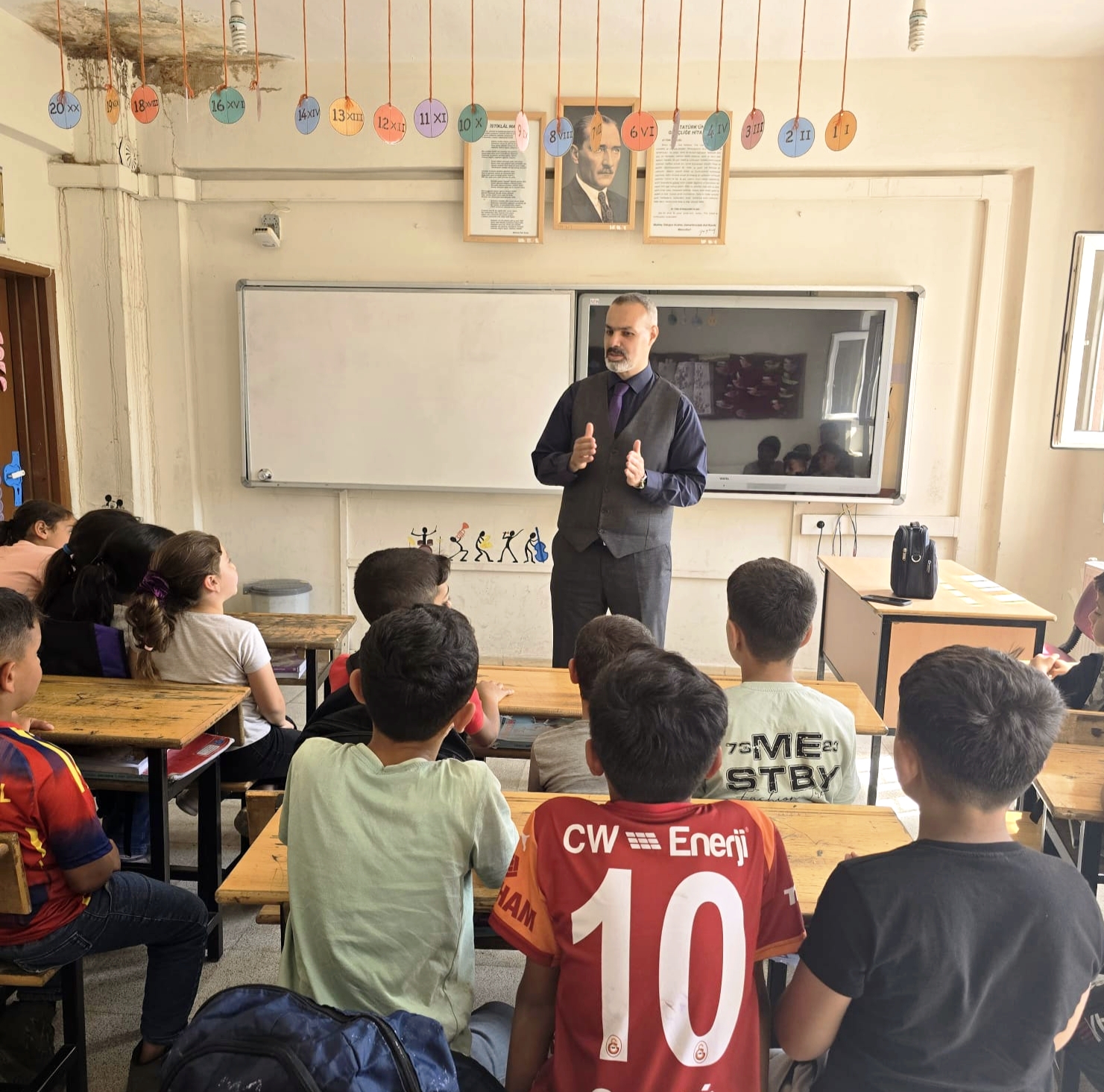 Başarıya giden yolu öğrencilerle paylaştı