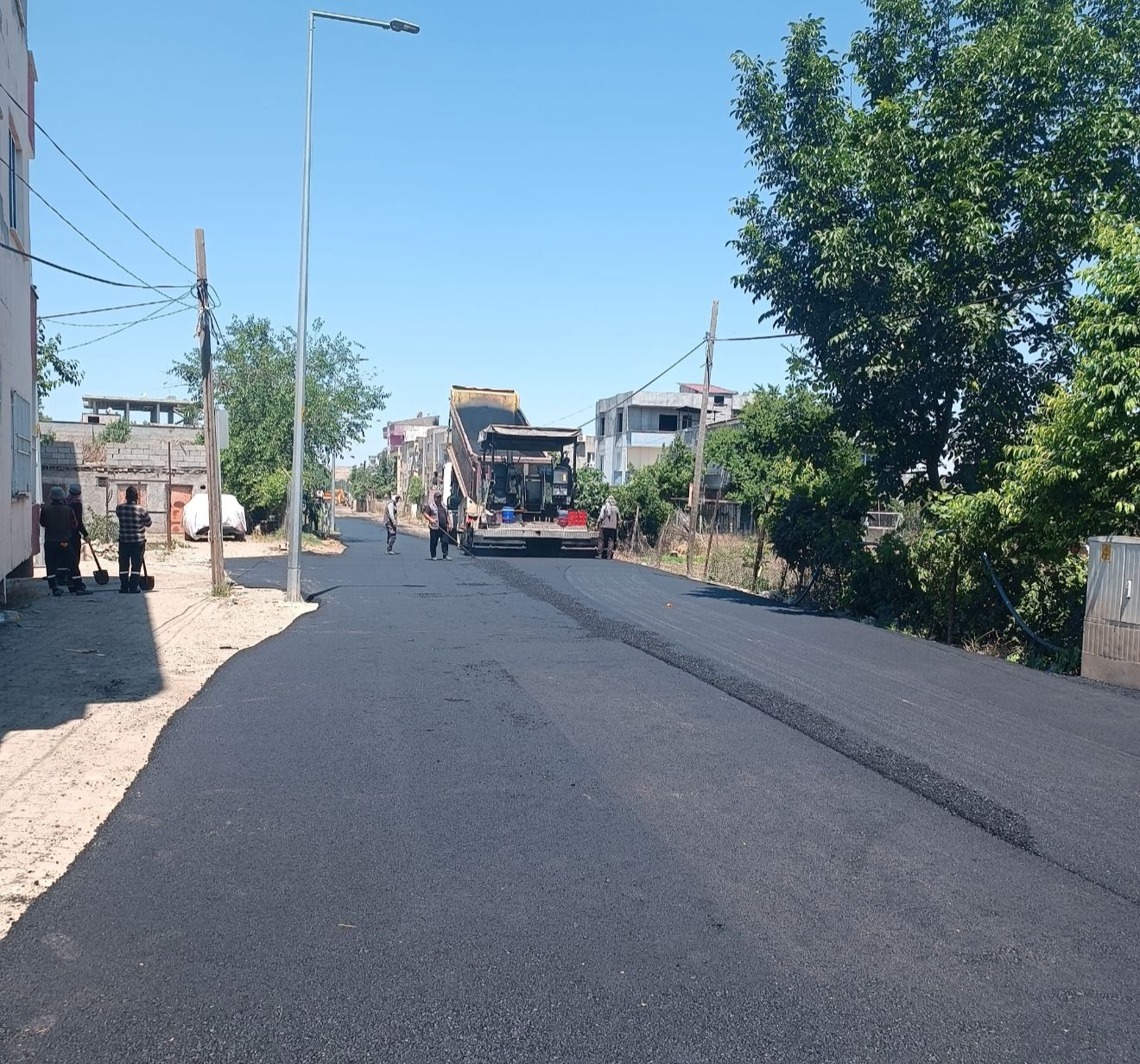 Bozulan yollar tek tek yenileniyor
