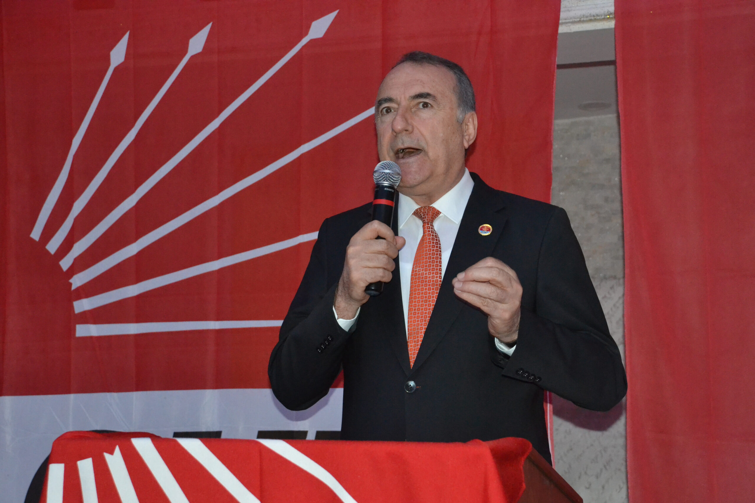 CHP Parti Meclisi’nden istifa etti