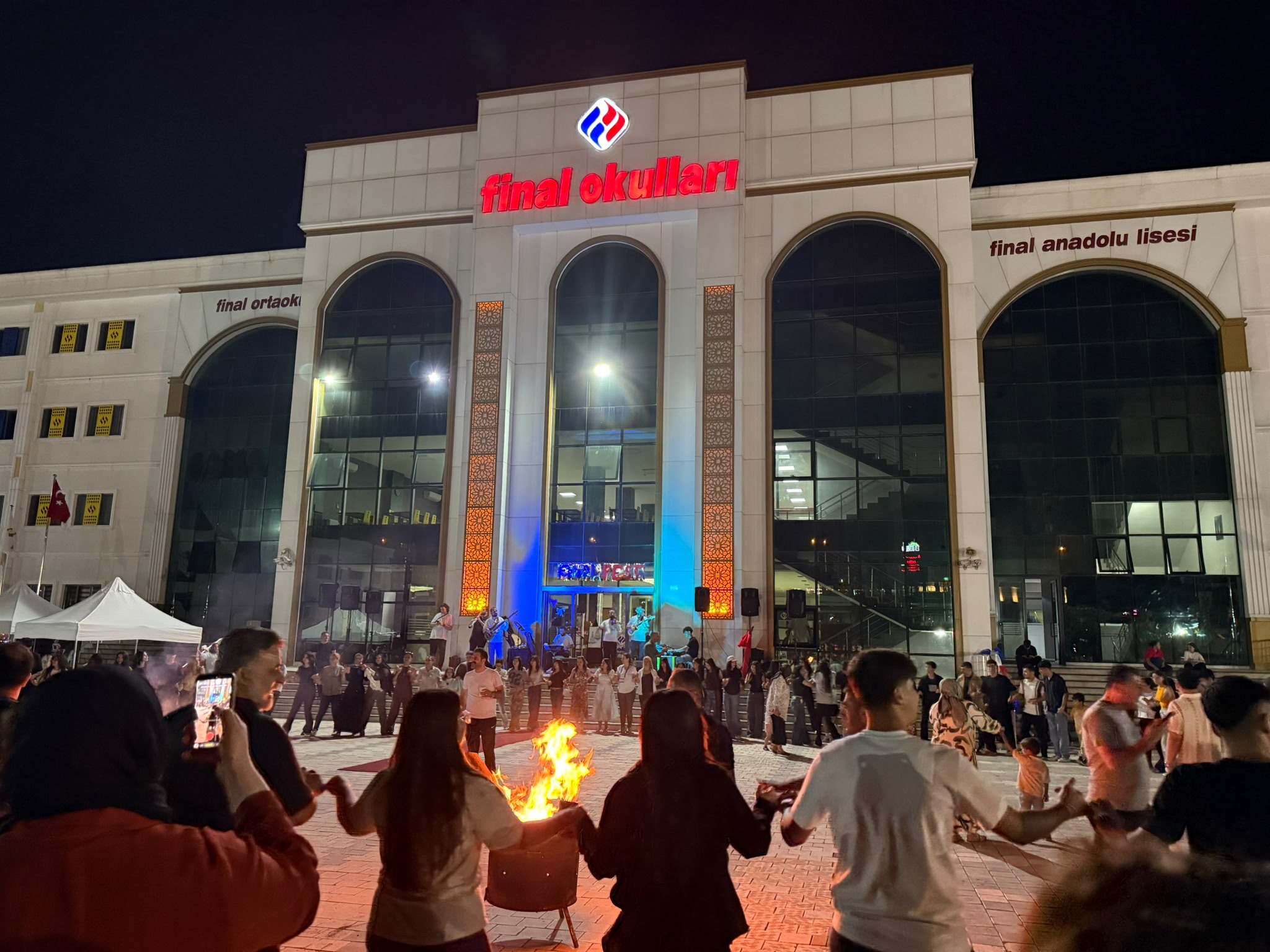 Final Okulları’nda bahar şenliği coşkusu