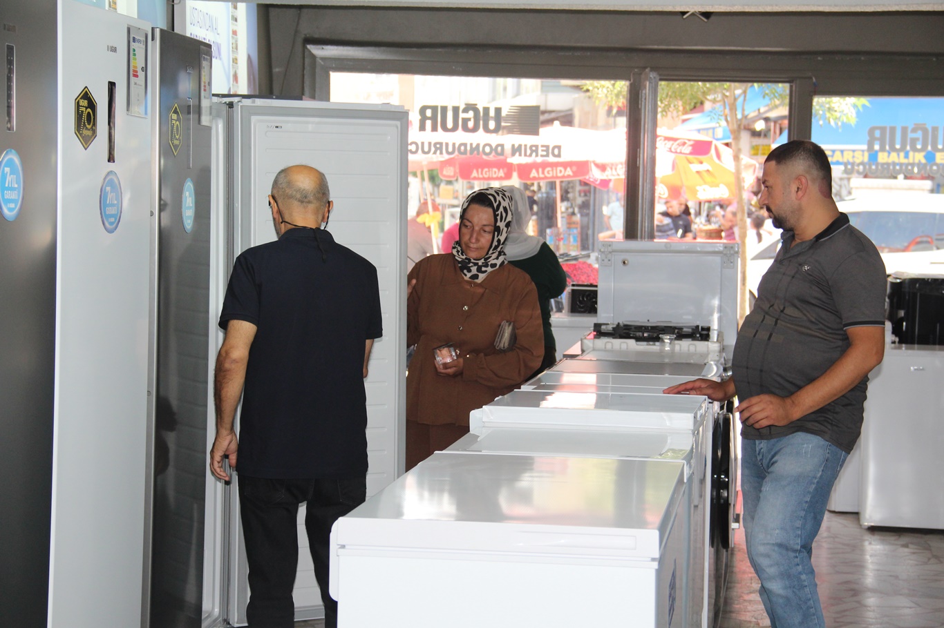 Sıcaklar bastırdı, dondurucular kapışılıyor