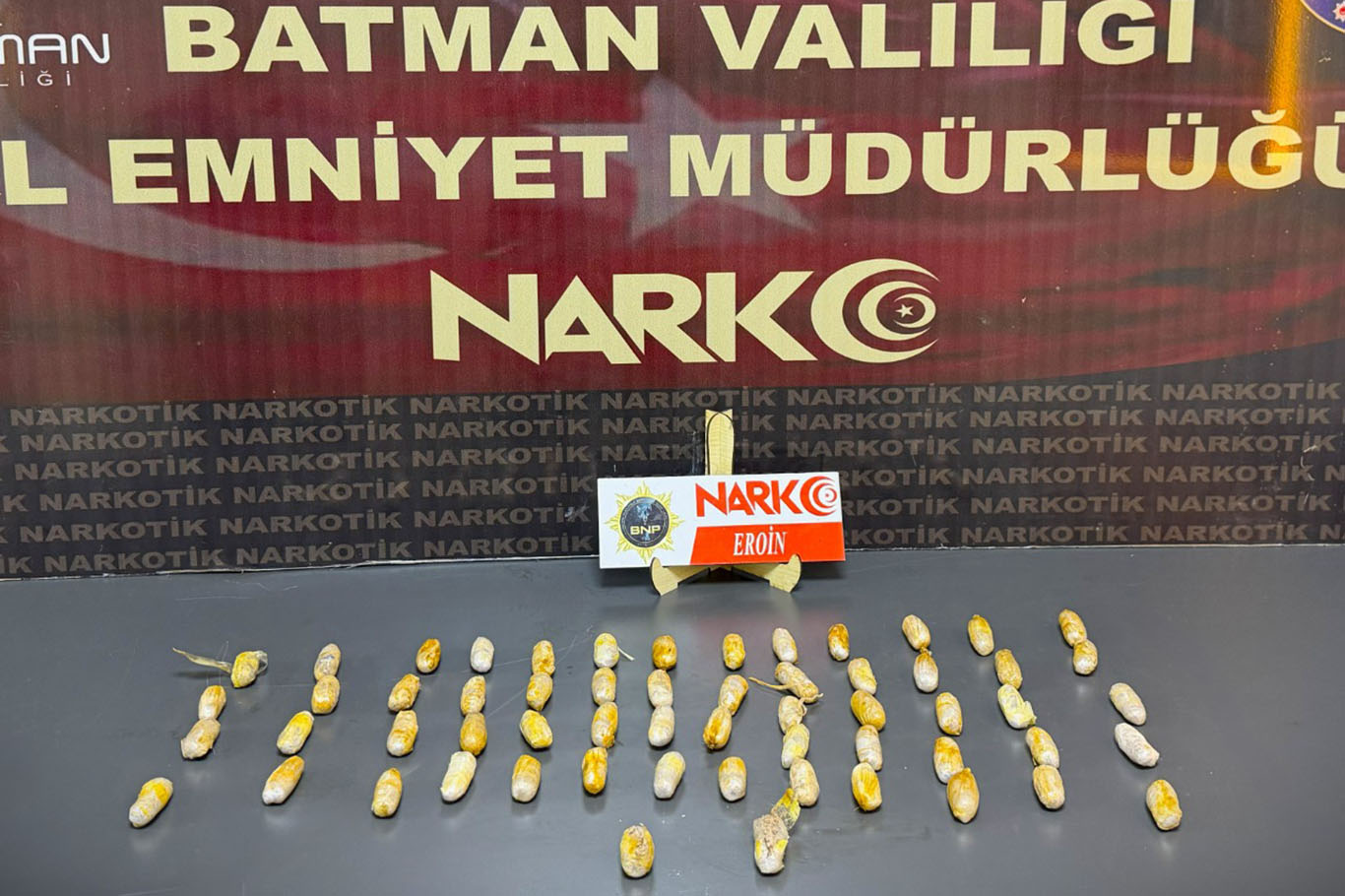 Uyuşturucuyu midelerinde taşıdılar