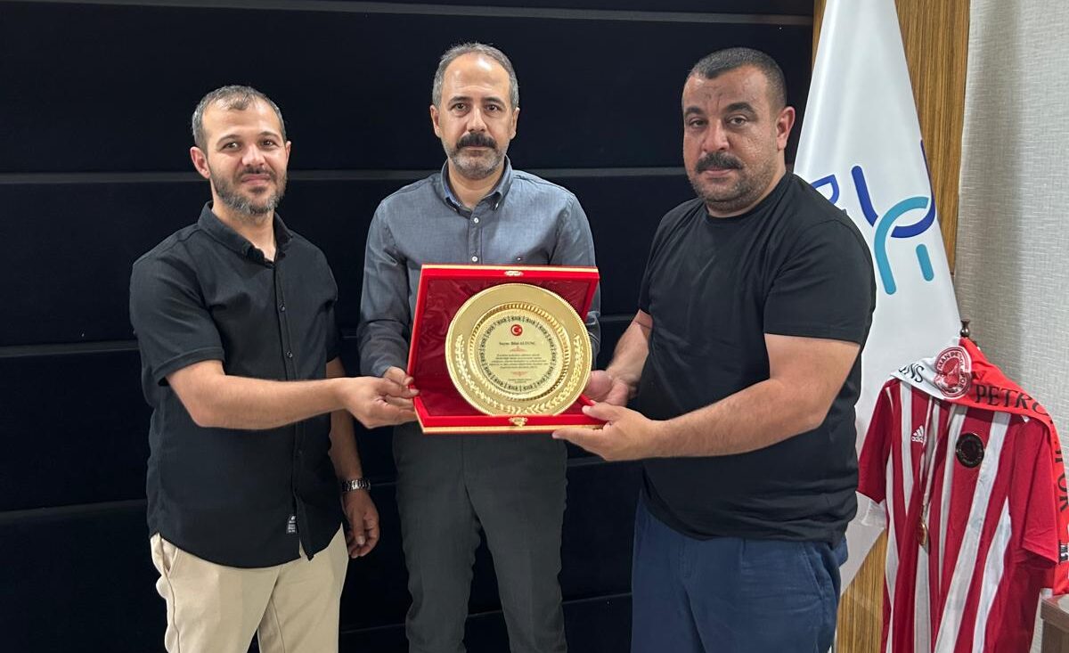 Altyapı yatırımlarına plaketli teşekkür