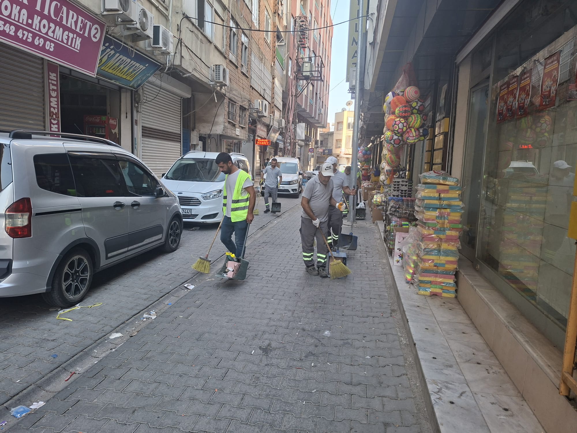 Belediye ekipleri temizlik mesaisinde