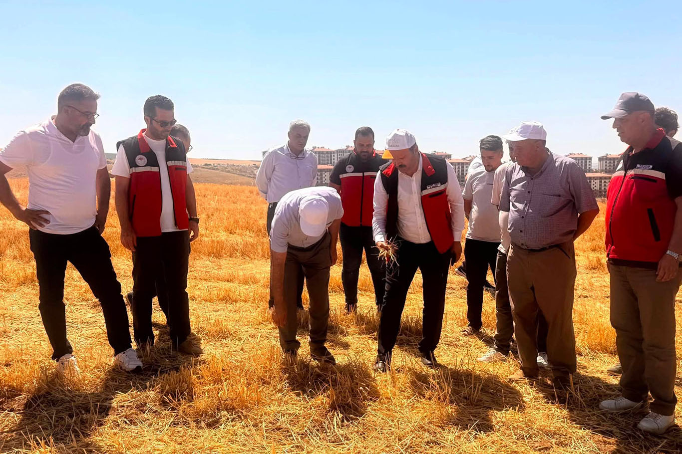 Çiftçilere anız yakmanın bedeli anlatıldı