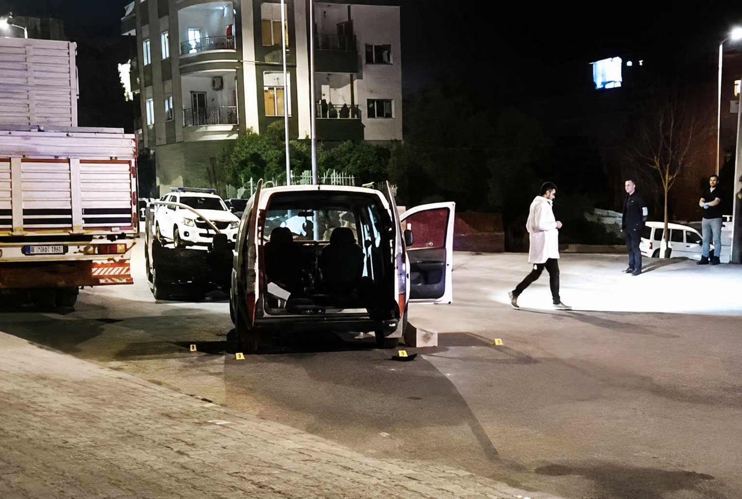 Cizre caddesinde silahlar konuştu