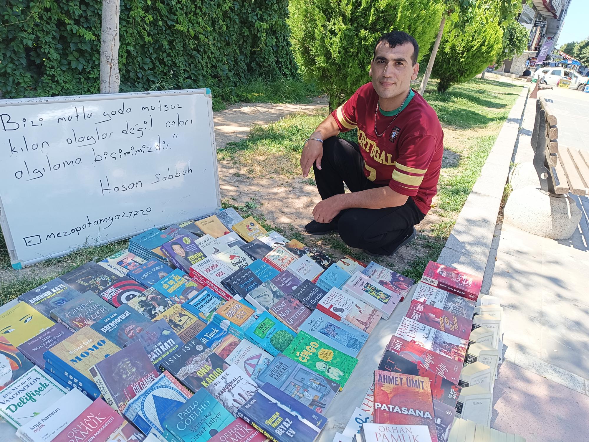 Okul önünde başlayan kitap yolculuğu