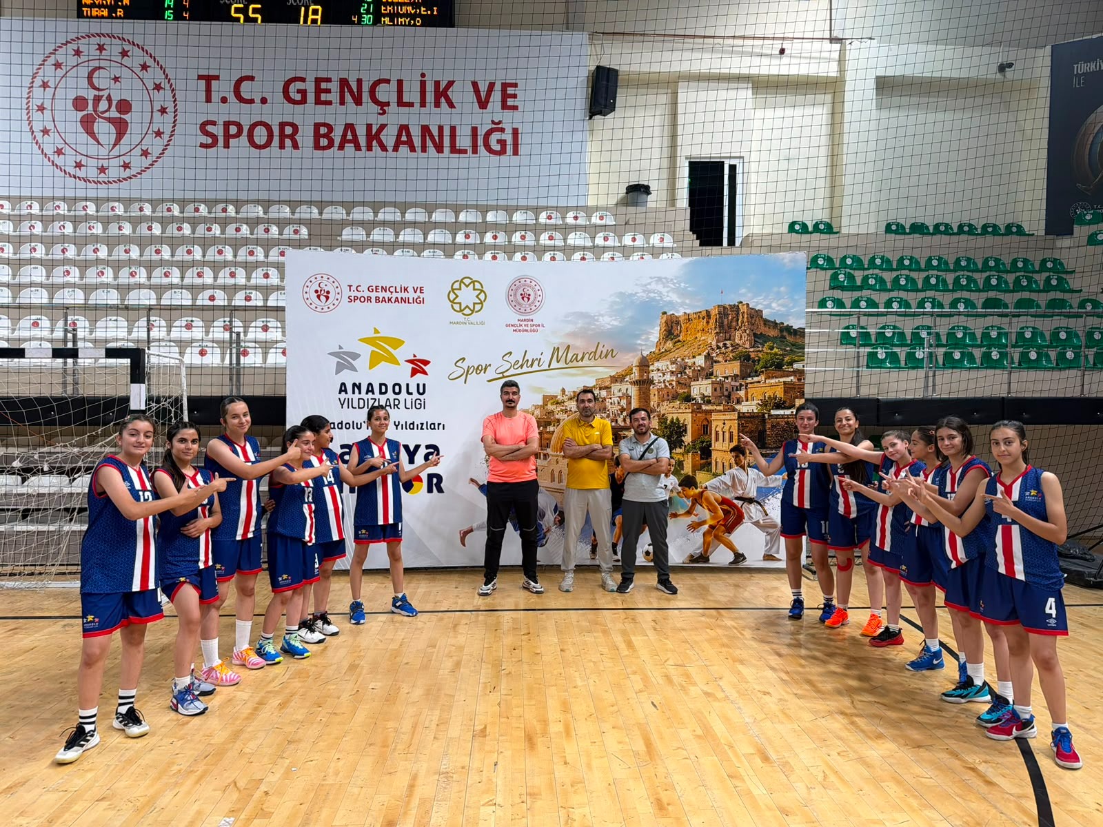 Sultanlar namağlup yarı finalde