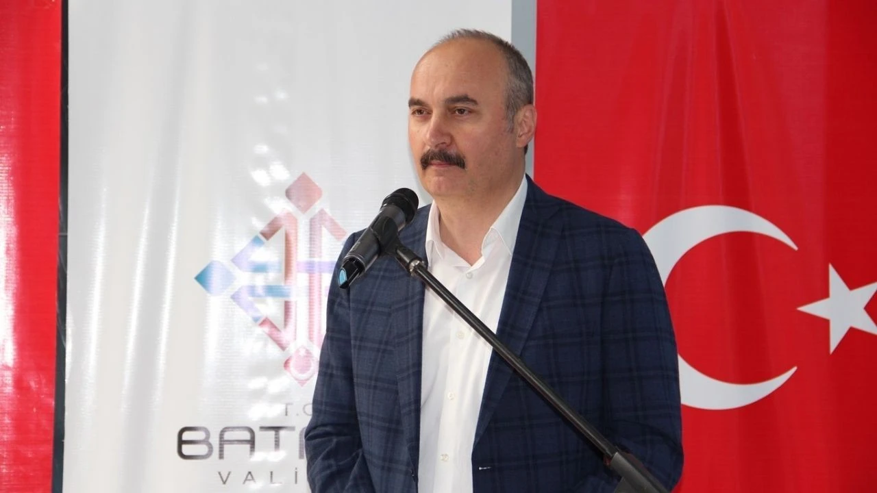 Vali Canalp gazetecilerin bayramını kutladı