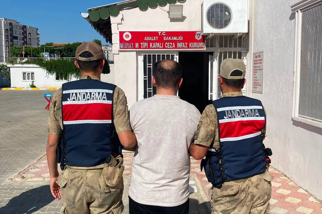 65 Firari yakayı ele verdi