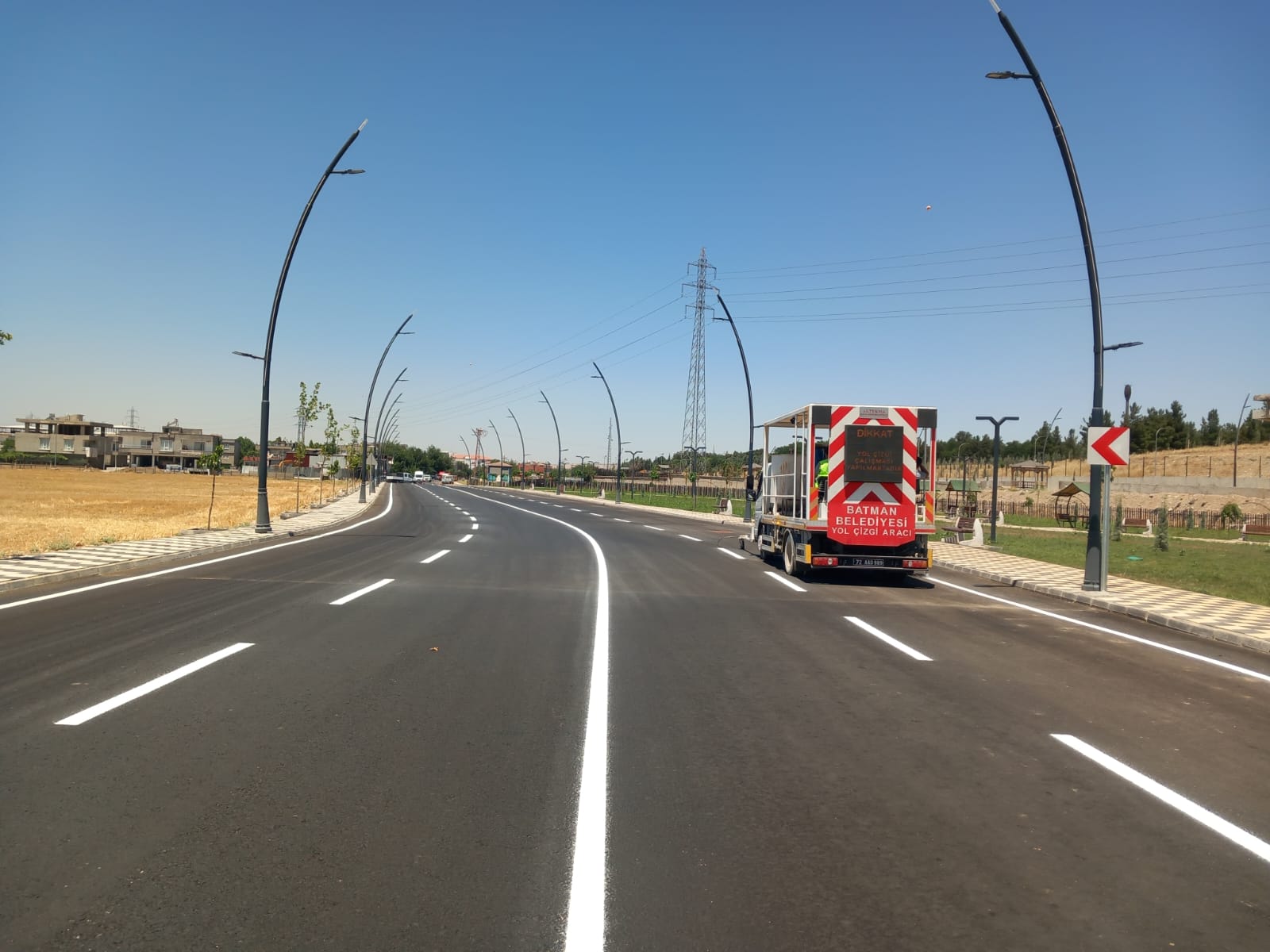 Bostan caddesinde yollar yenilendi