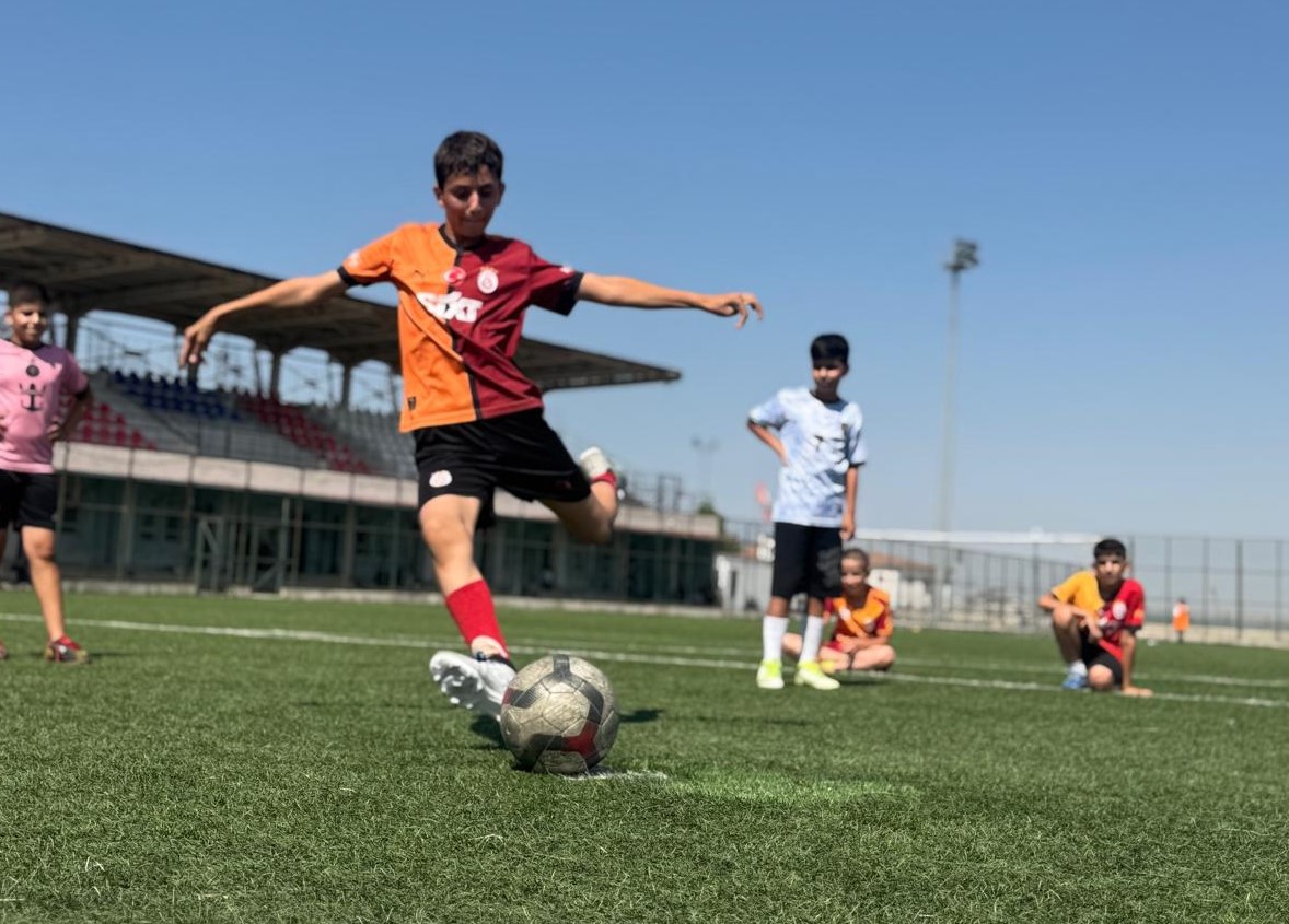 Futbolun yeni yıldızları yetişiyor