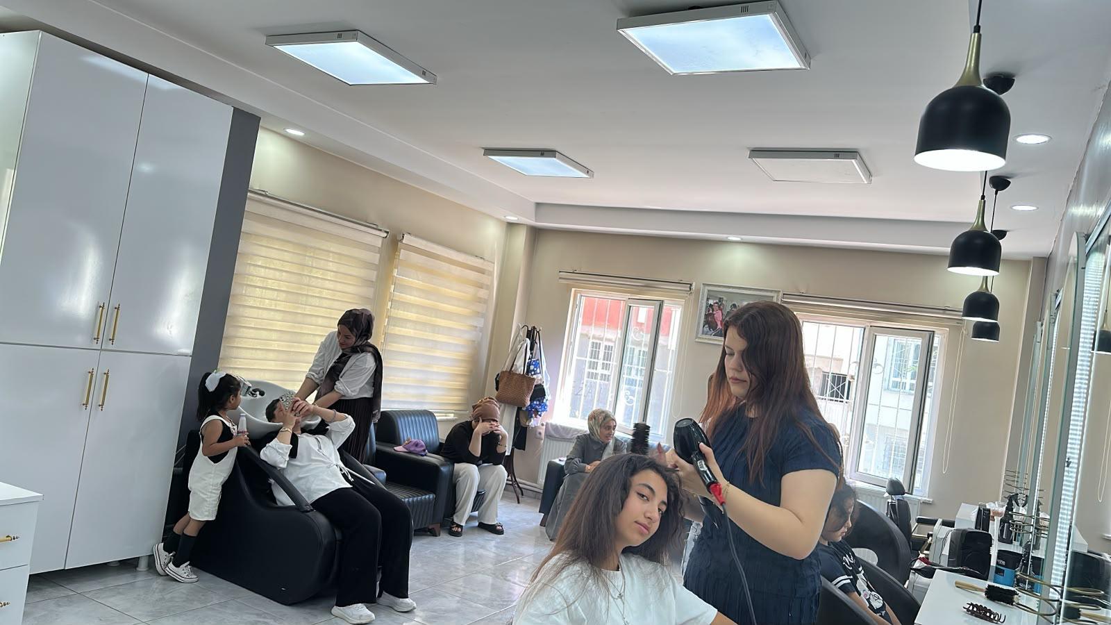 Kadınlar BİLMEK’te meslek ediniyor