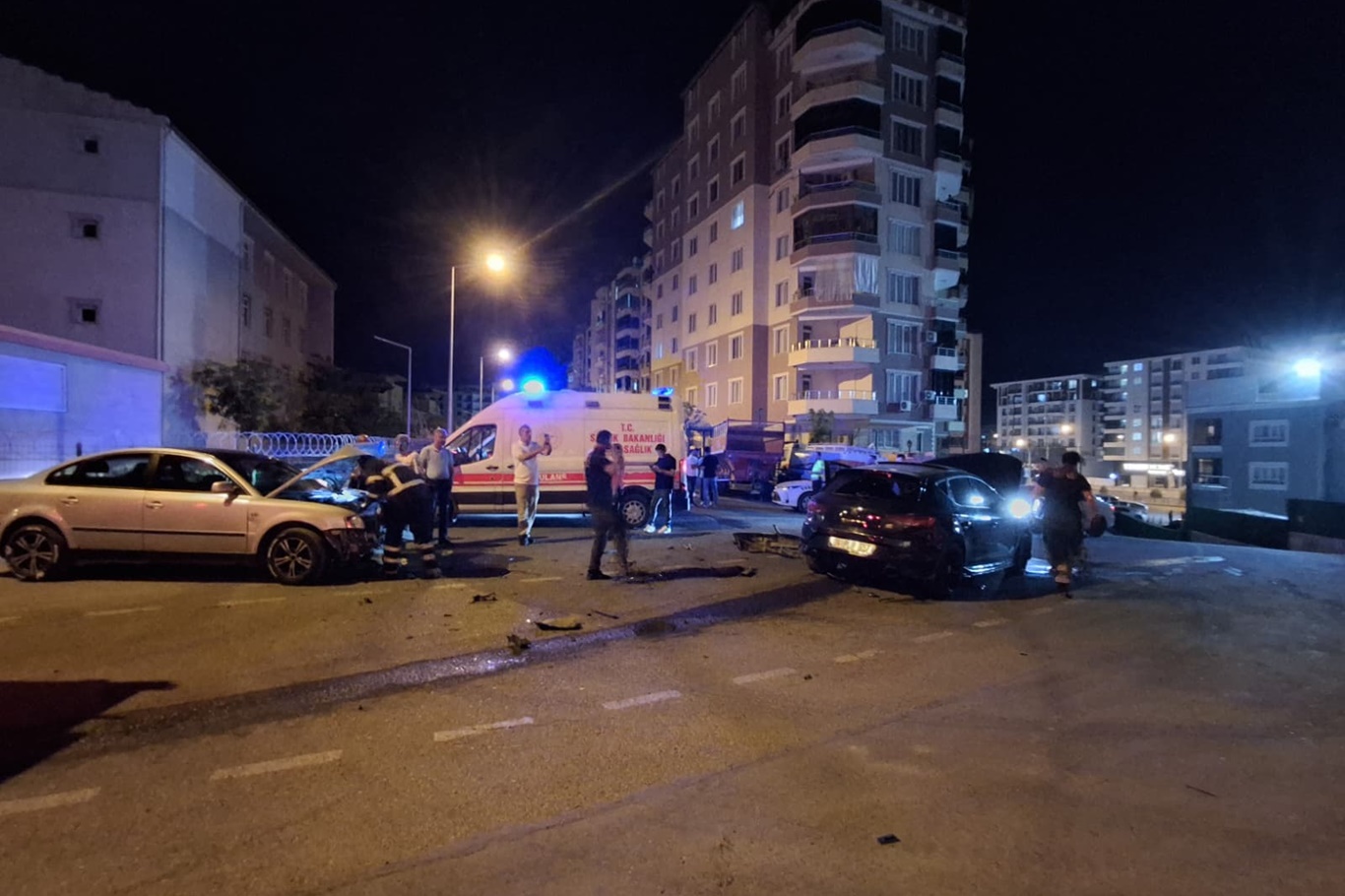 Kafa kafaya çarpıştılar