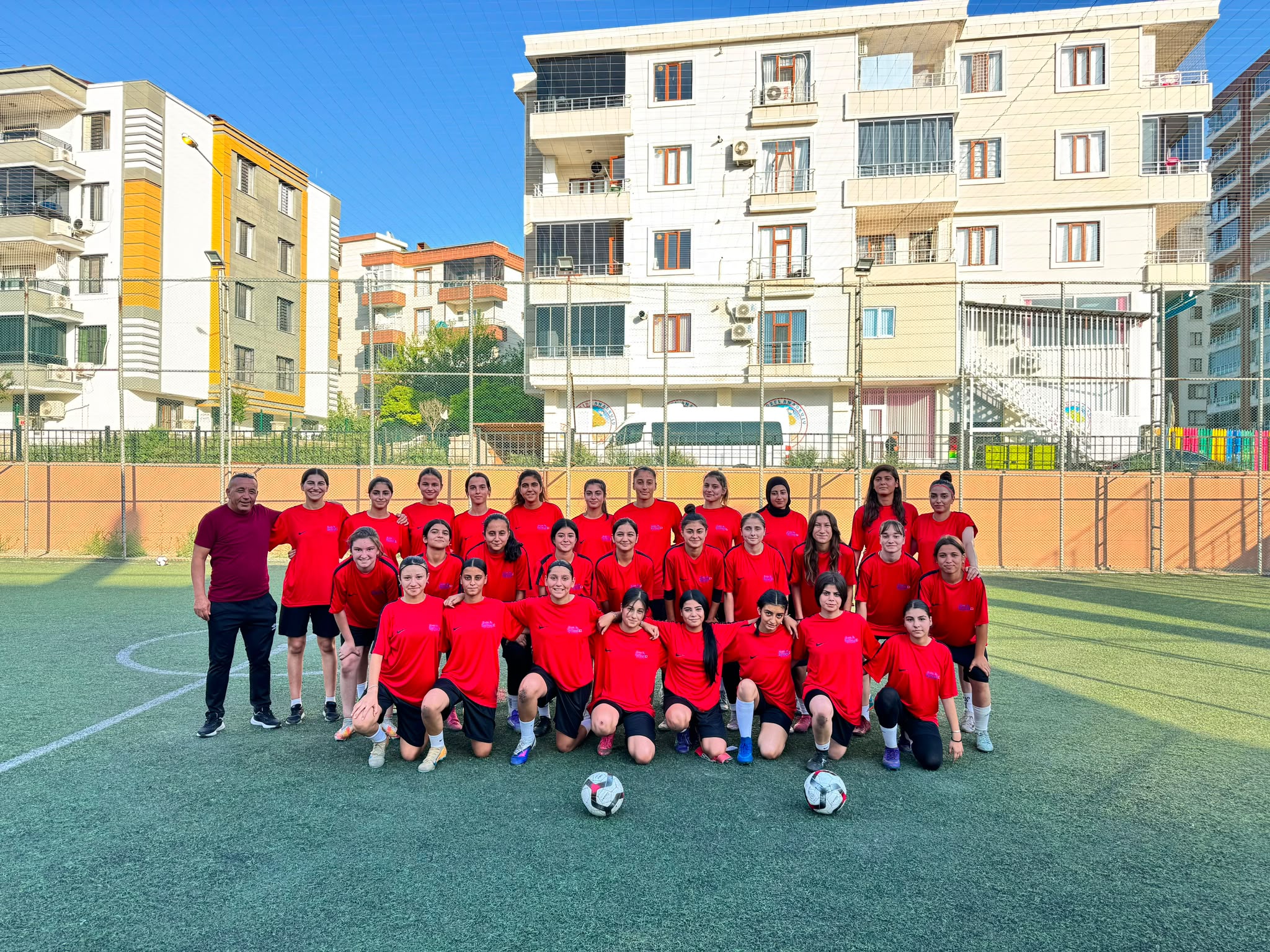 Kızların futbol aşkı büyüyor