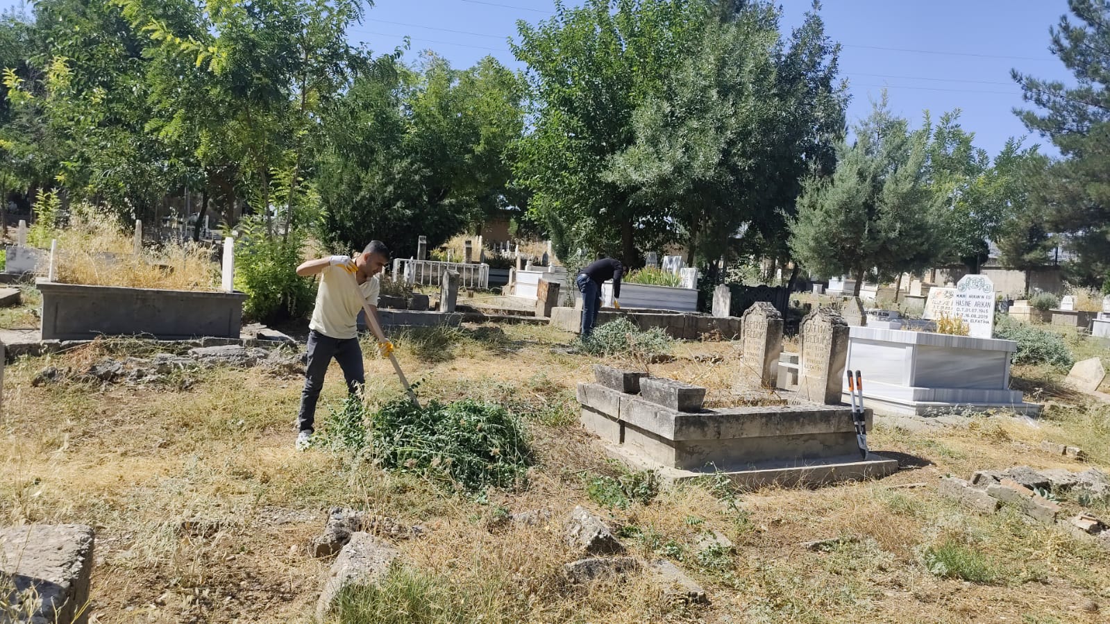Mezarlıklarda temizlik seferberliği