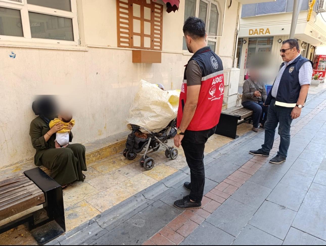 Sokakta çalışan çocuklara yakın takip
