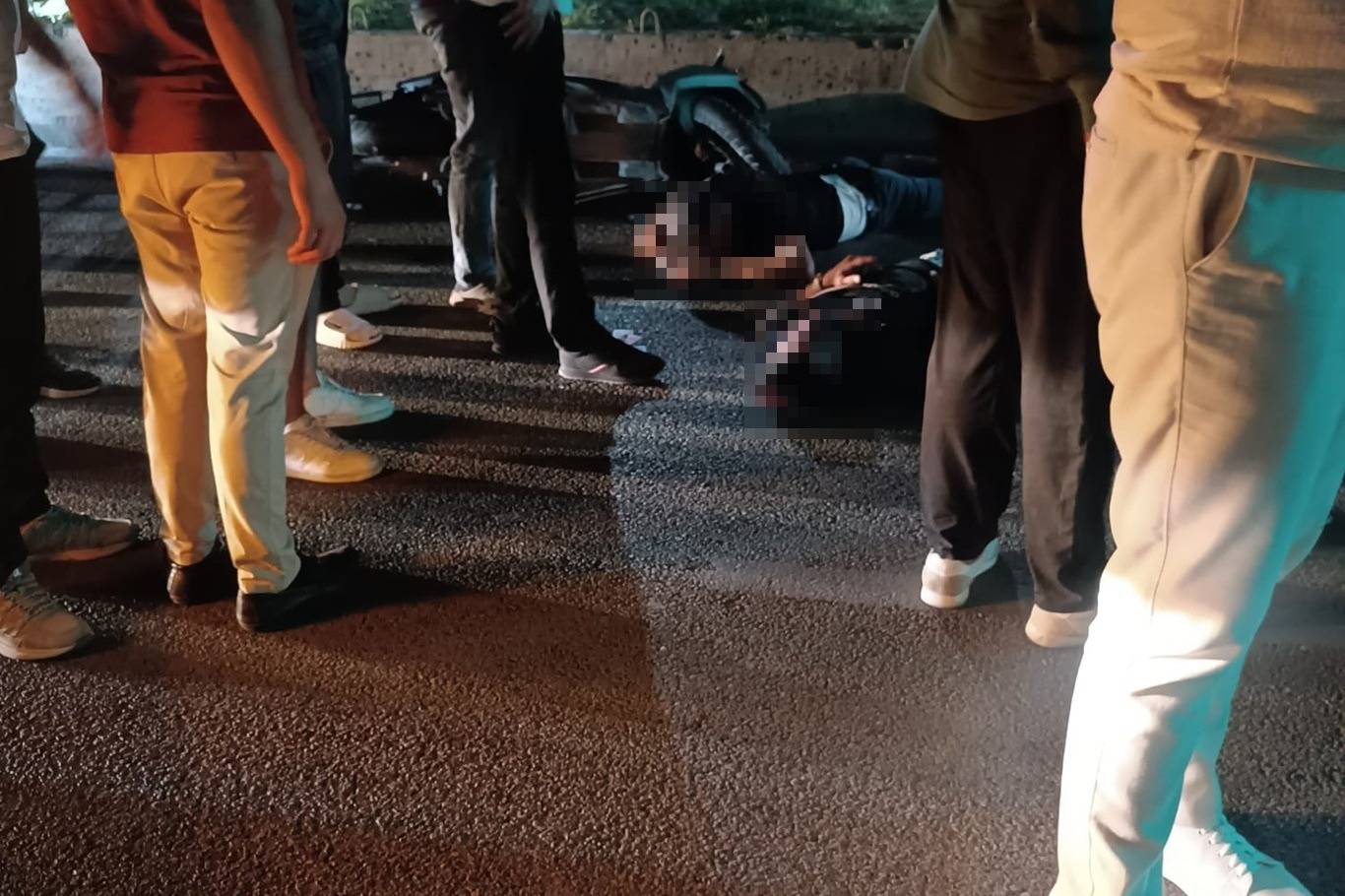 Valilik kavşağında motosiklet kazası