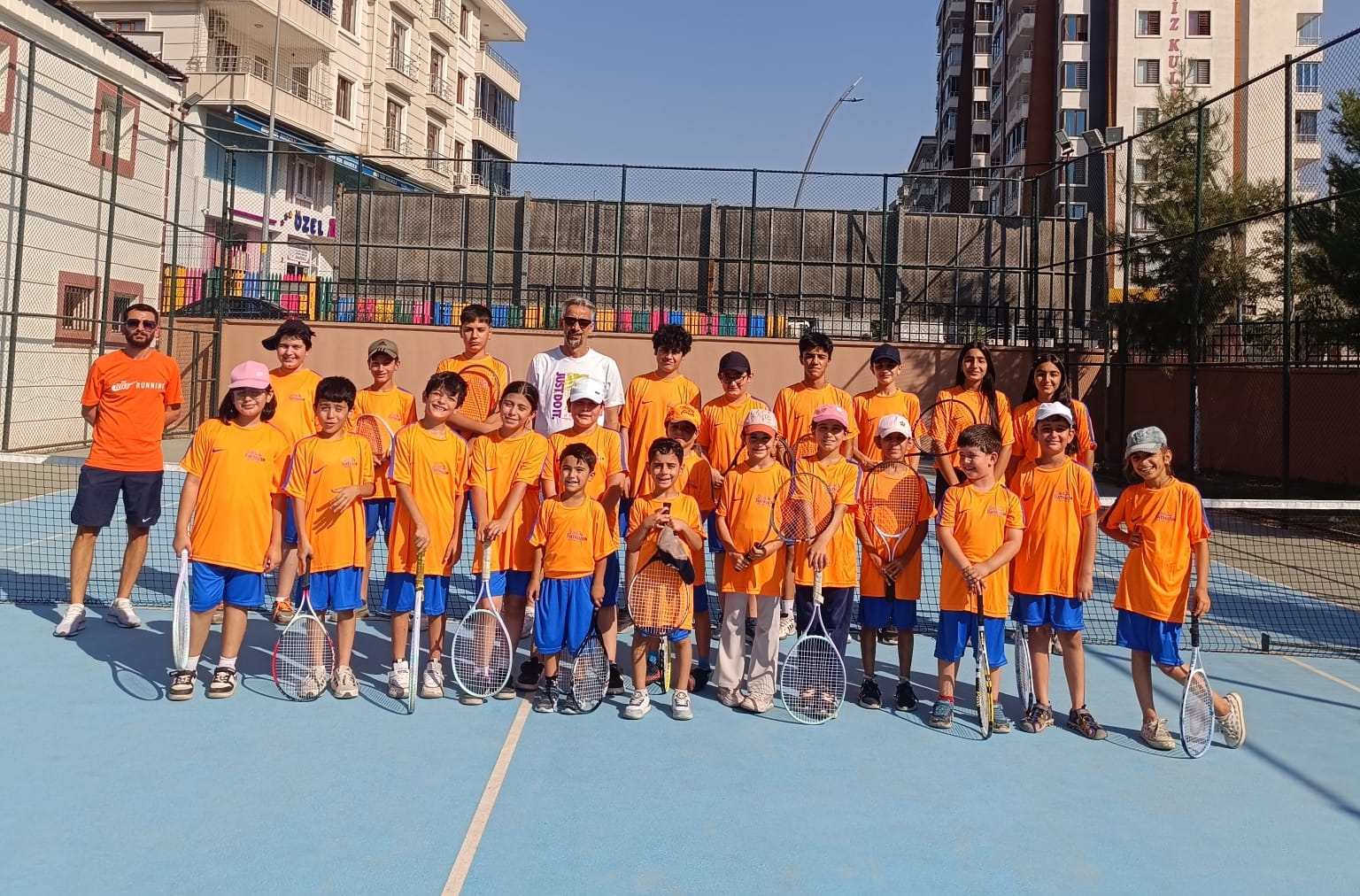 Yaz spor okullarında tenis heyecanı