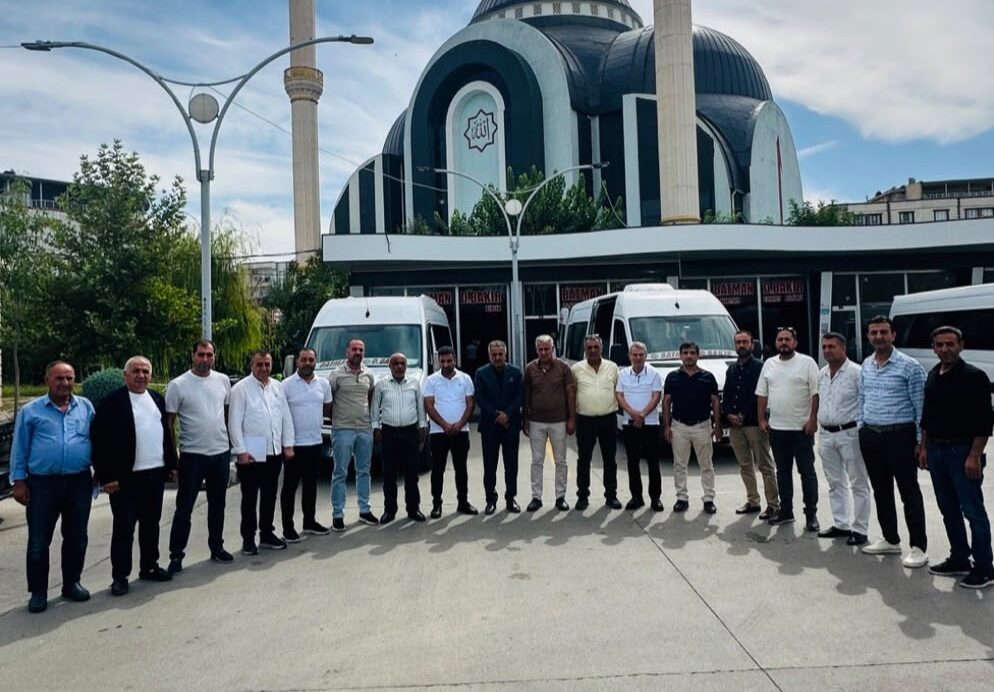 Demirhan, otogar esnafıyla buluştu