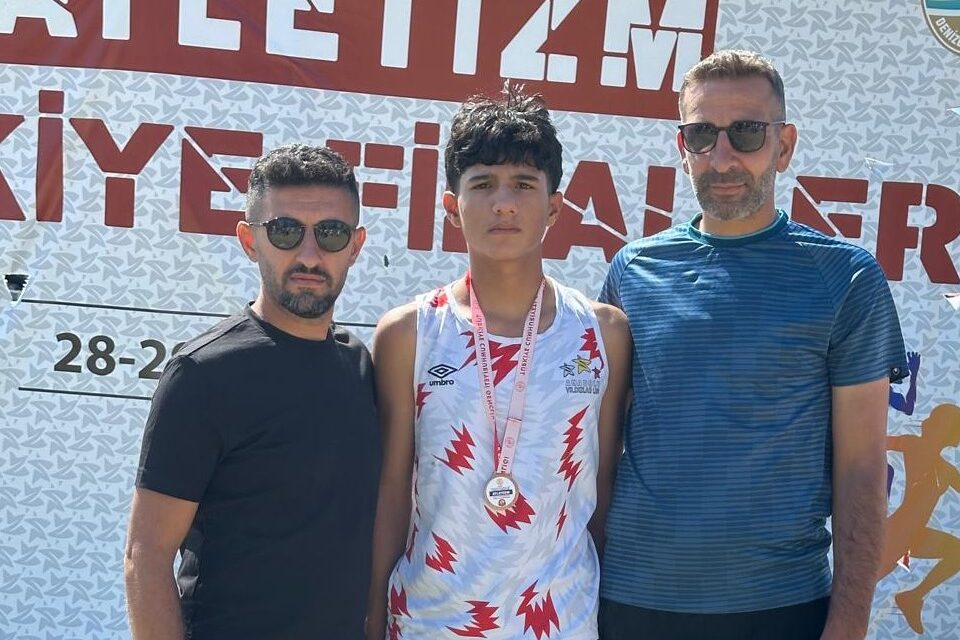 Genç atletten Türkiye derecesi