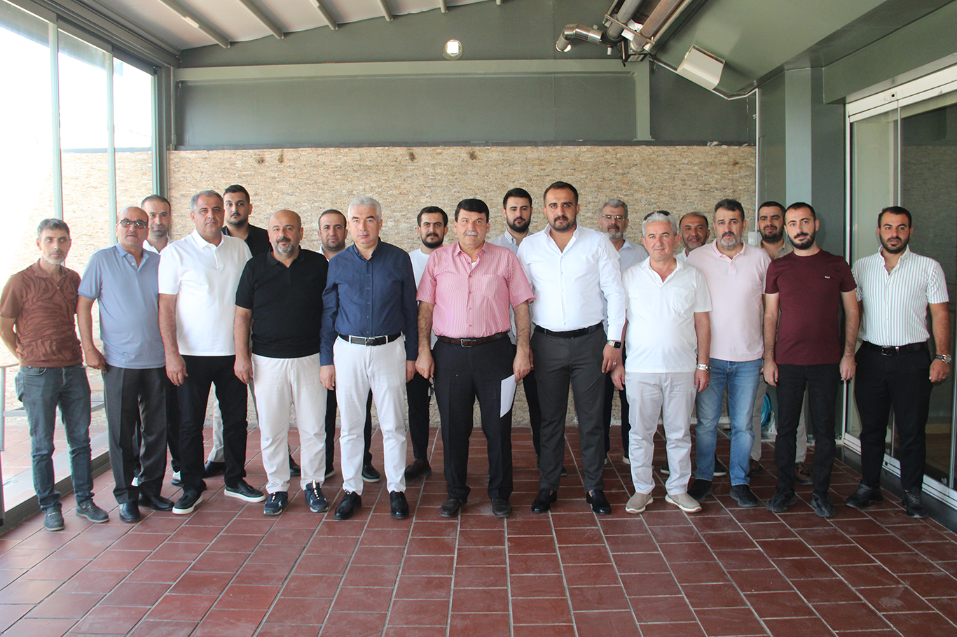 Traktör satıcıları kooperatifleşti