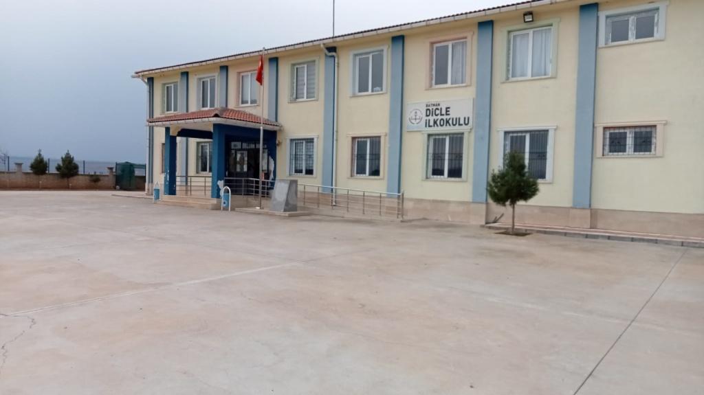ÇOCUKLARIN İLK DERSİ ÖĞRETMENSİZ