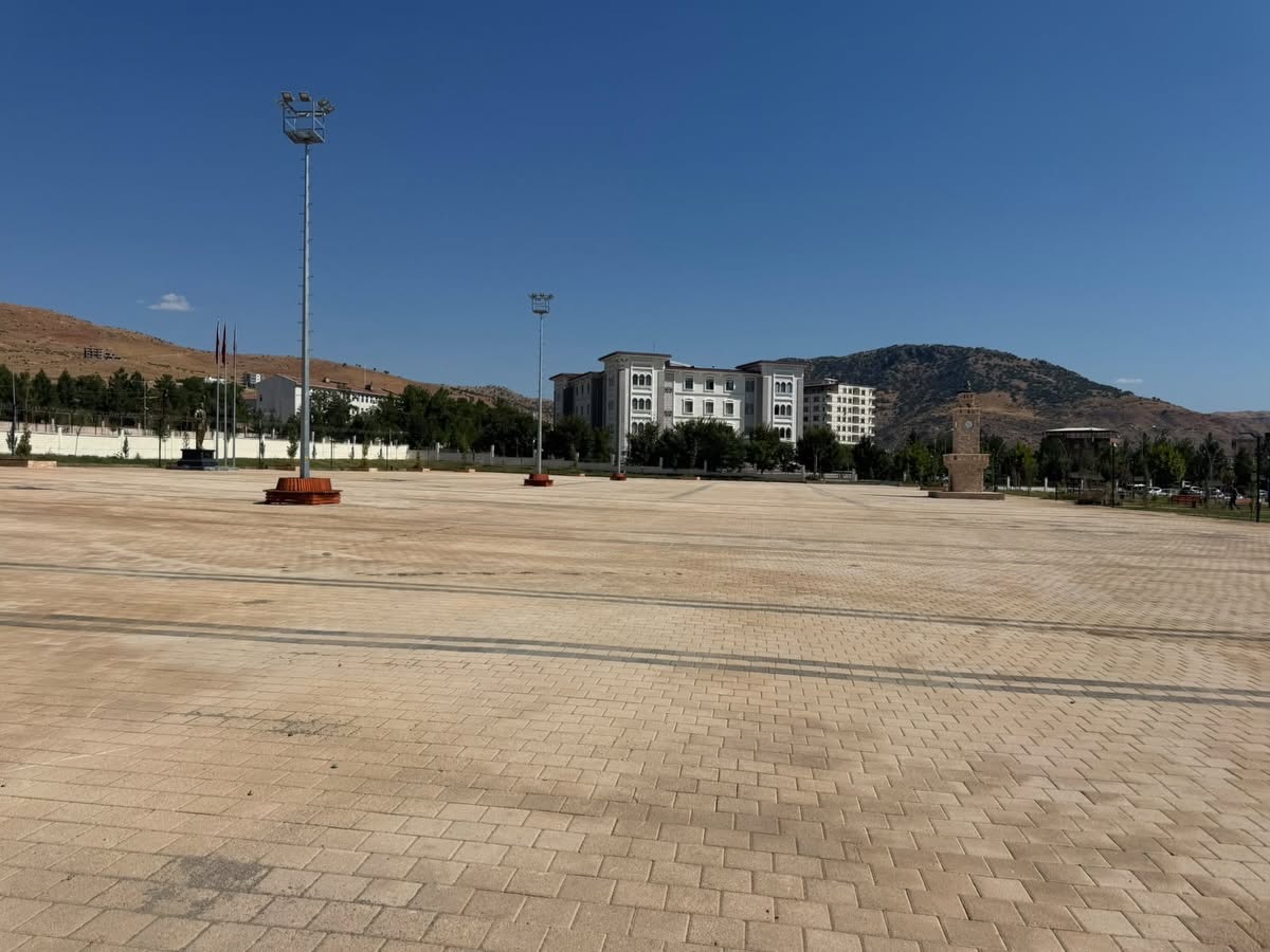 Kozluk Kent Meydanında İnceleme