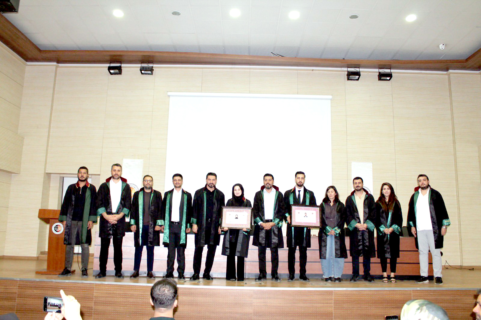 İki avukat yemin ederek göreve başladı