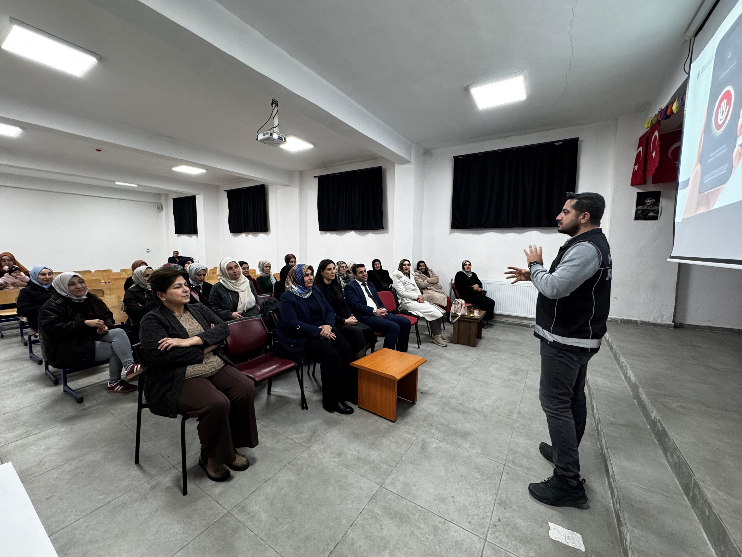 5 İlçede bağımlılıkla mücadele eğitimi