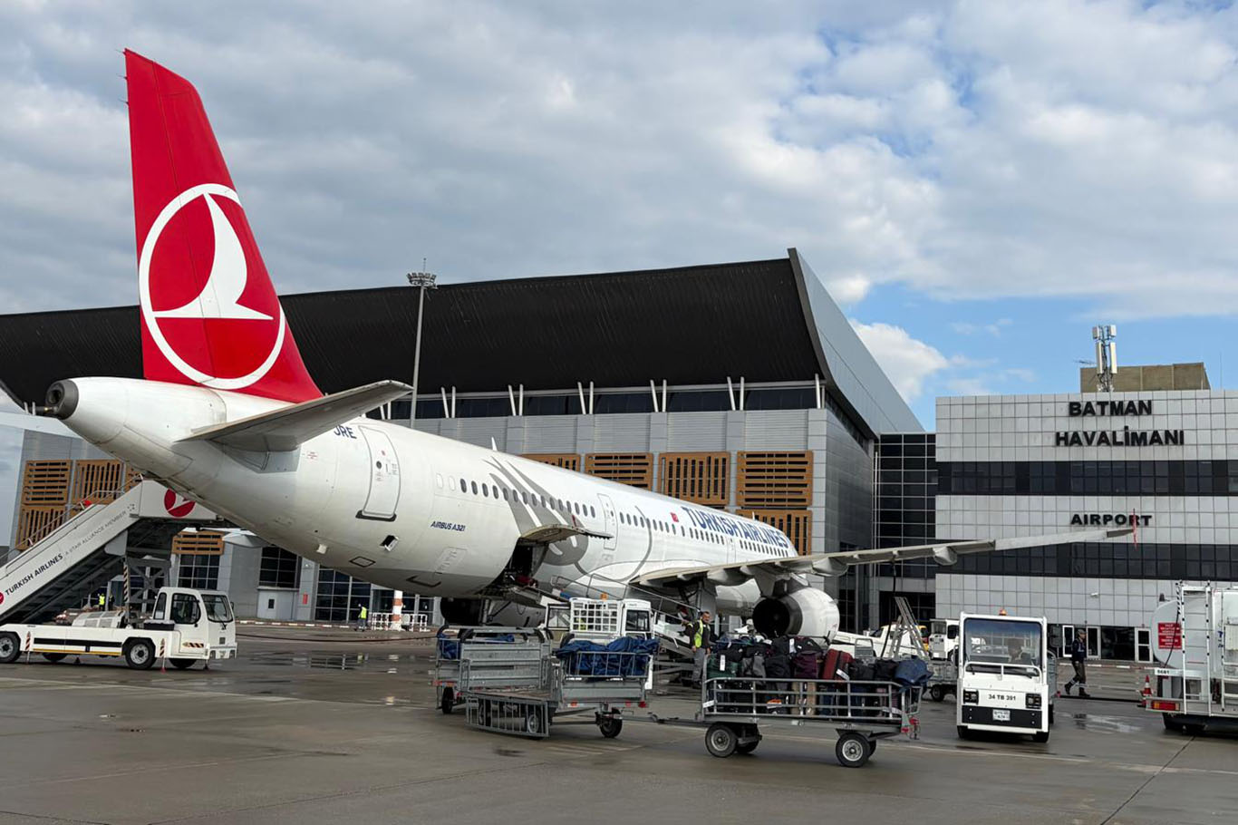 9 Ayda yüzbinlerce yolcu uçtu
