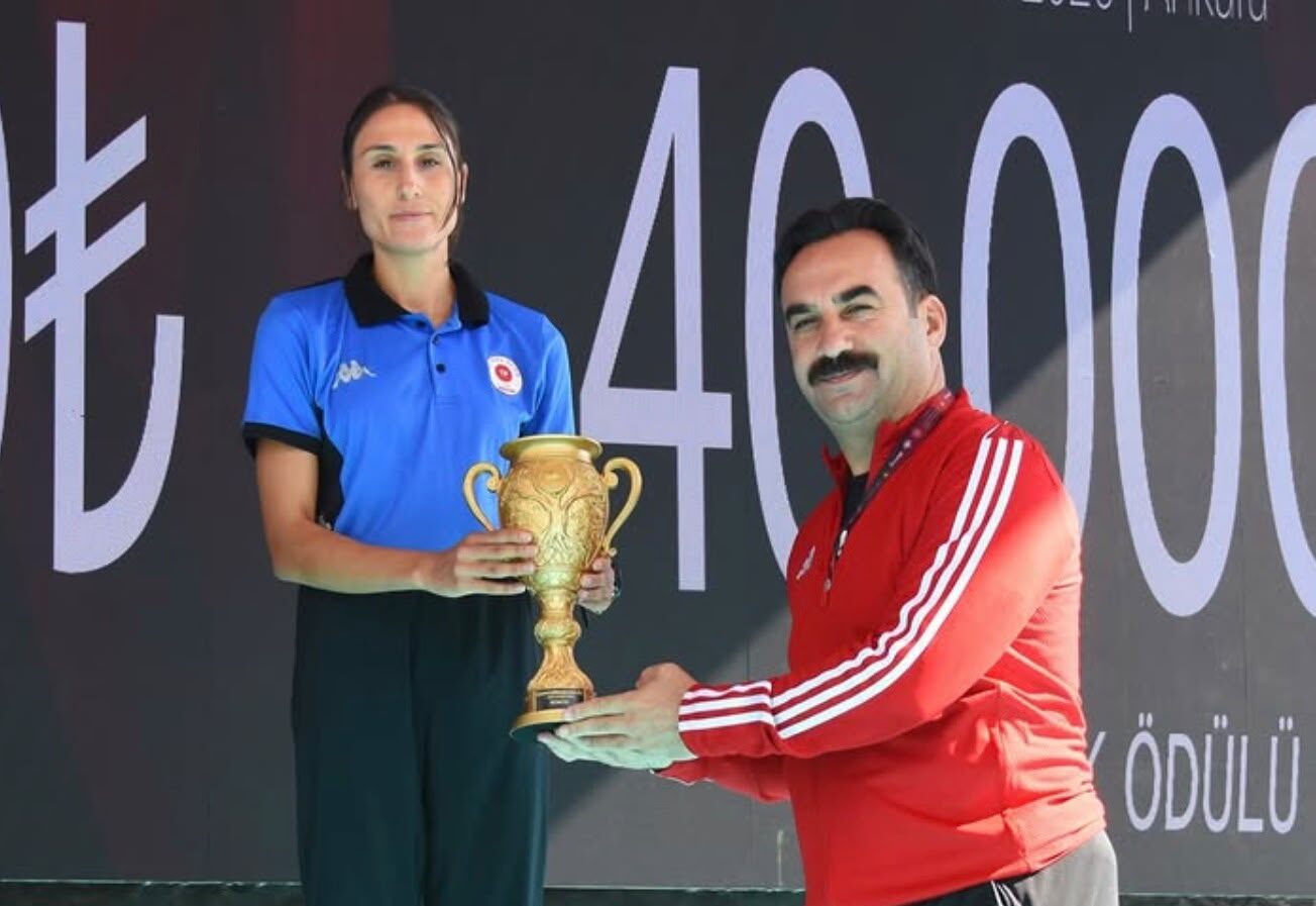Altın kız Ruken Tek’ten gümüşlü dönüş!