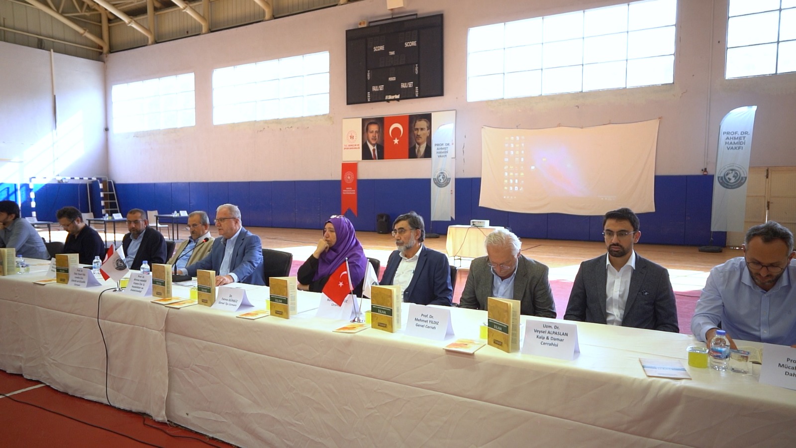 Bilim ve inanç buluşması salona sığmadı