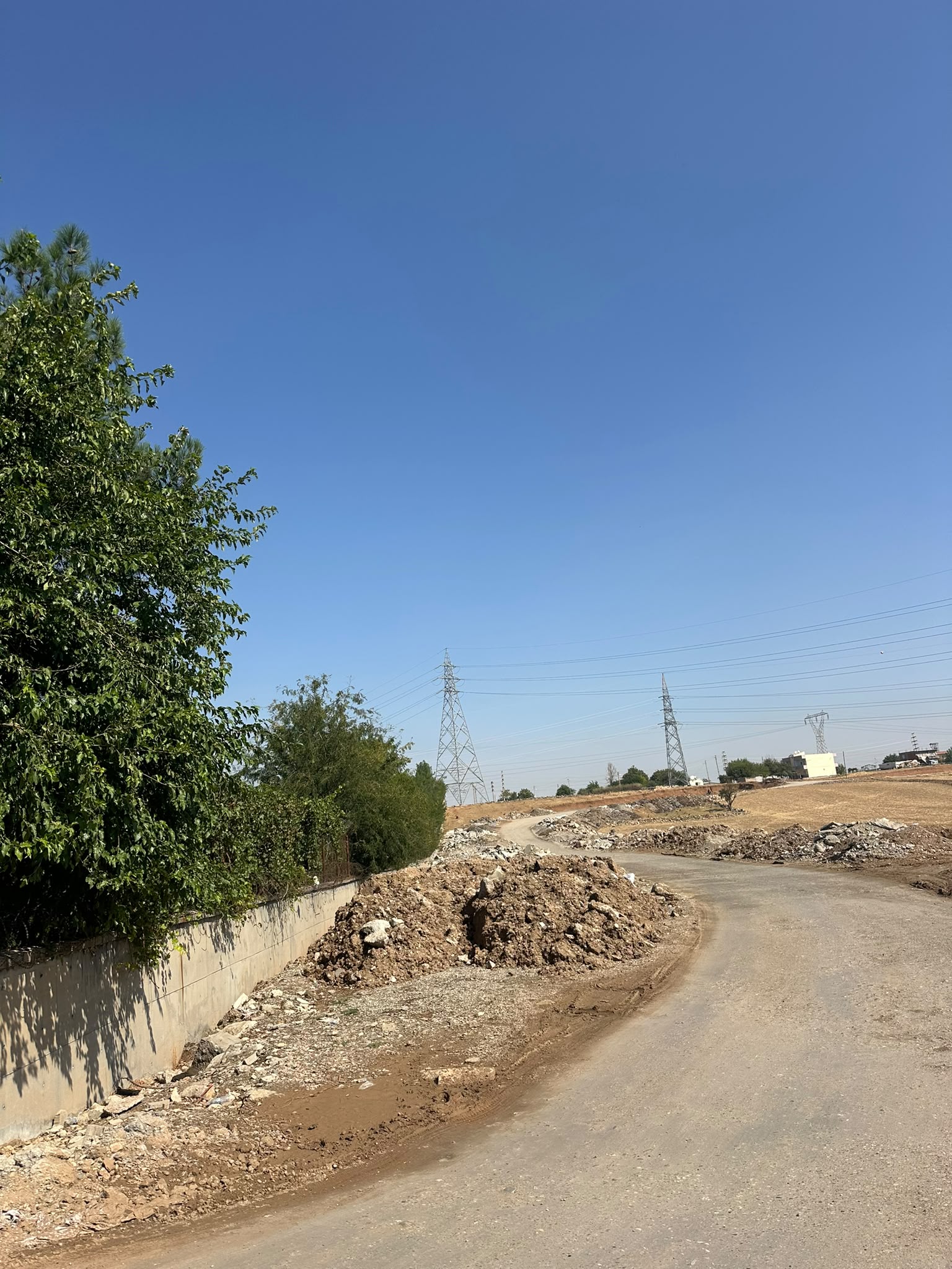 İrmi’de yol ve doğalgaz isyanı